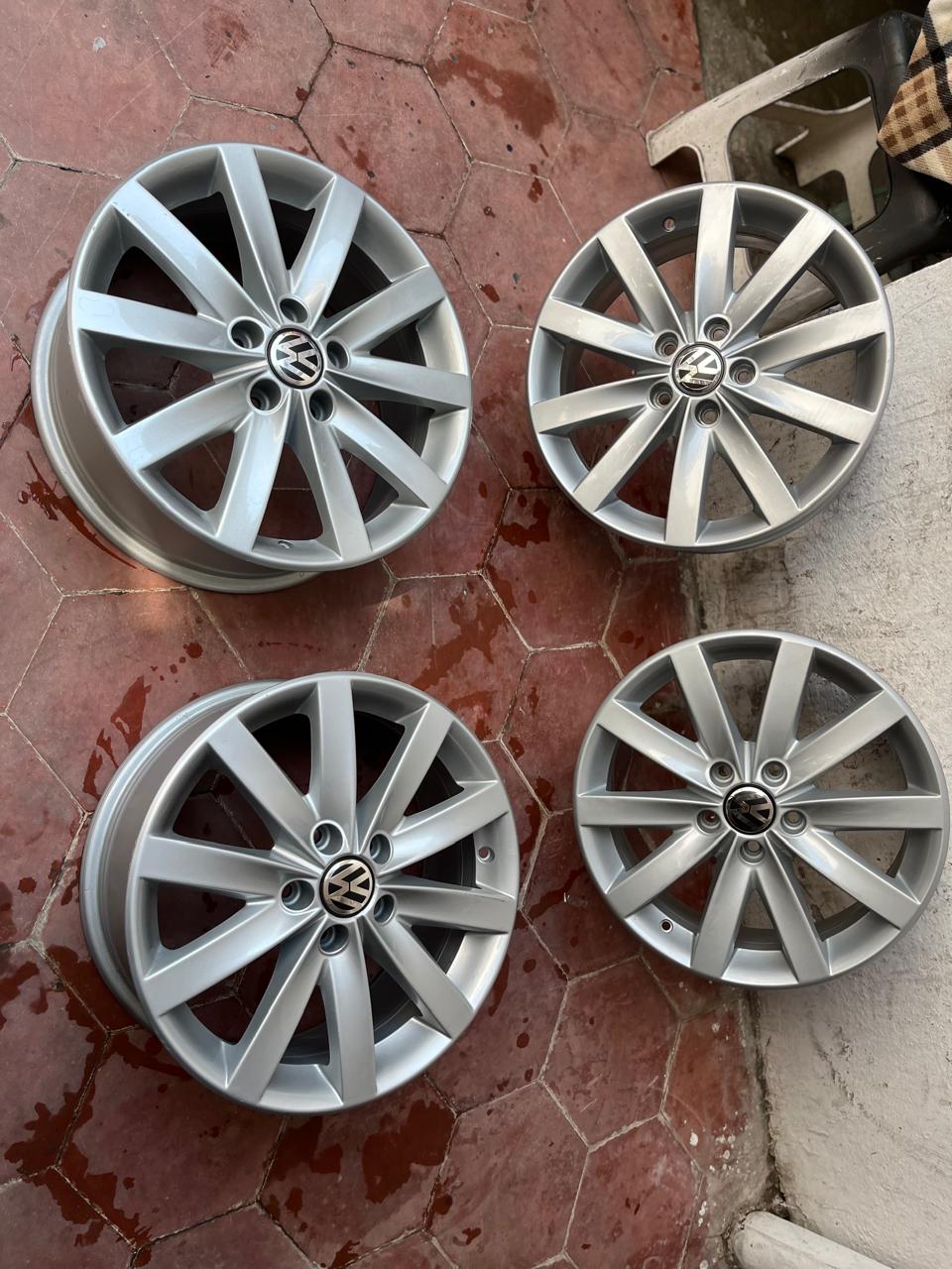 4 Rines 17" Volkswagen Tiguan Taos Jetta MK7 MK6 Golf Passat Originales 5x112 Seminuevos
