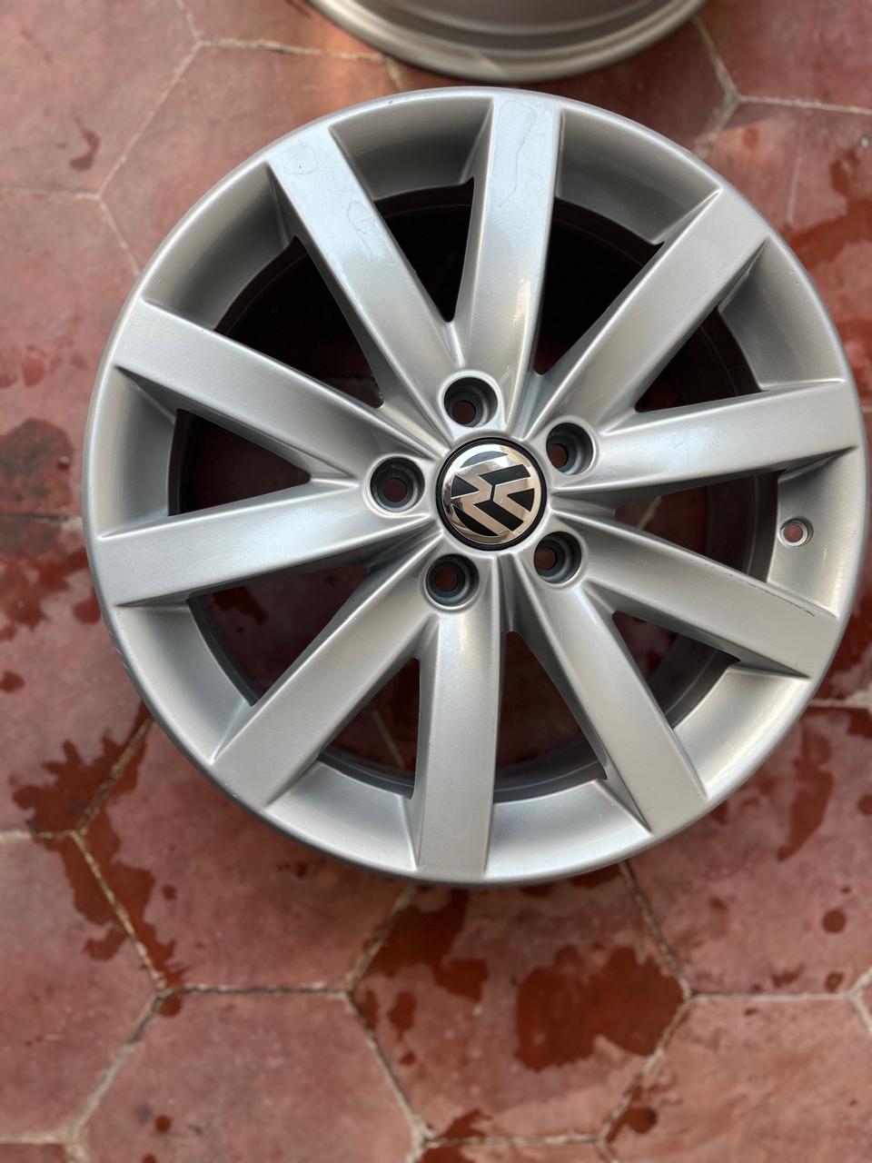 1 Rin 17" Volkswagen Tiguan Taos Jetta MK7 MK6 Golf Passat Original 5x112