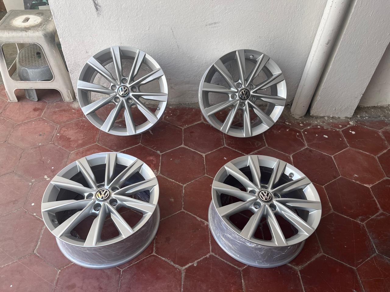 4 Rines 17" Volkswagen Tiguan Taos Golf Jetta MK7 MK6 Originales 5x112 Seminuevos