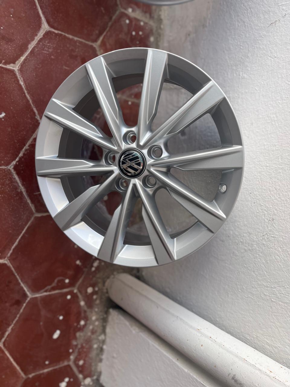 1 Rin 17" Volkswagen Tiguan Taos Golf Jetta MK7 MK6 Original 5x112