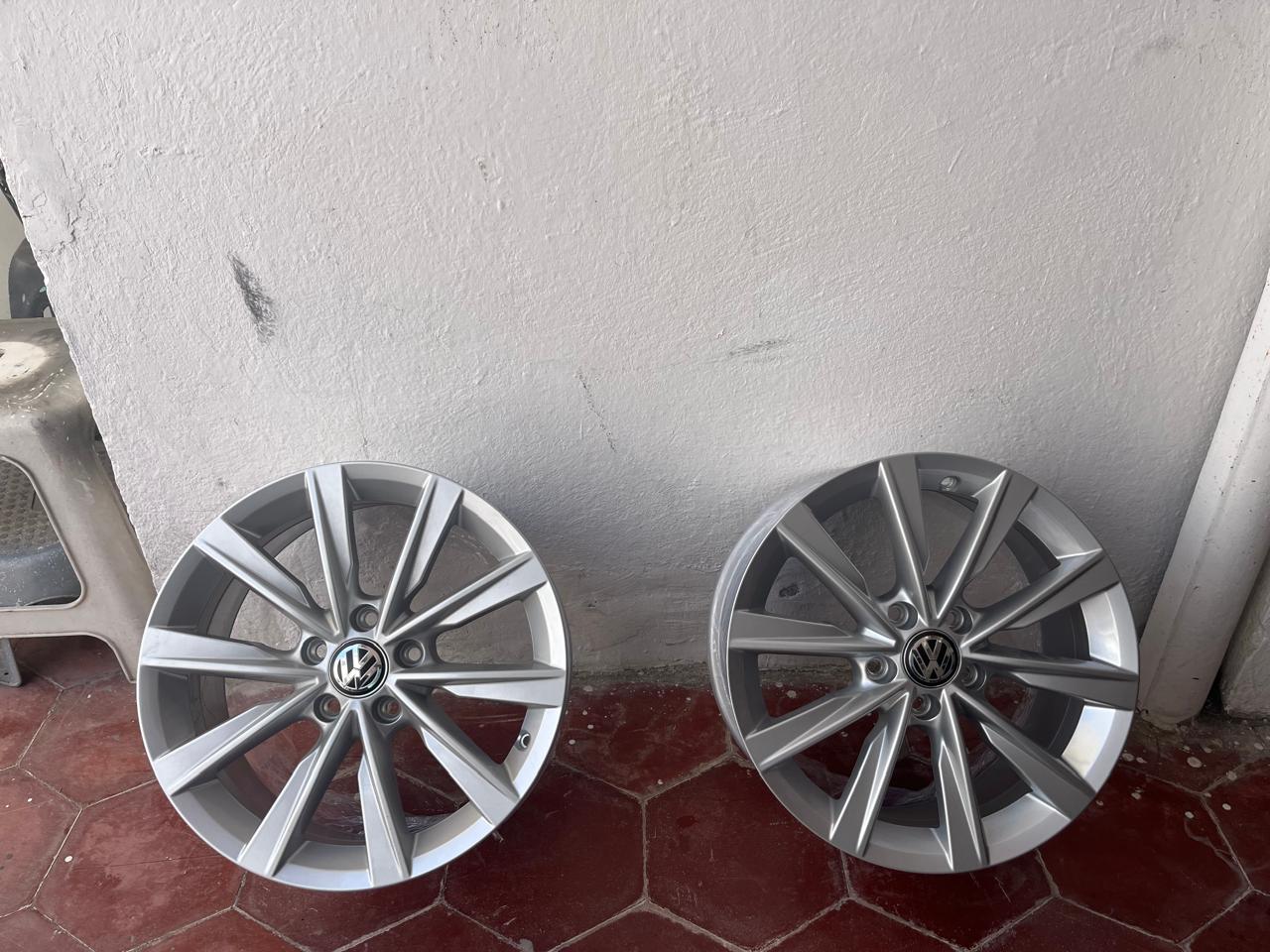 4 Rines 17" Volkswagen Tiguan Taos Golf Jetta MK7 MK6 Originales 5x112 Seminuevos