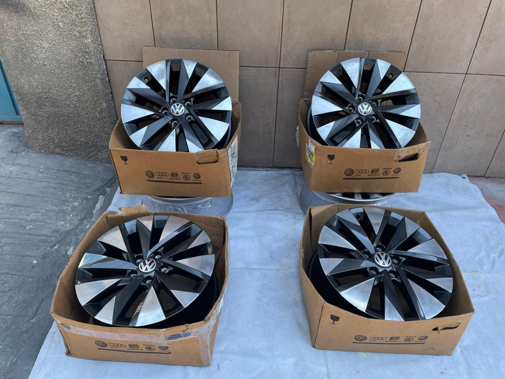 Rines 17" Volkswagen Taos Tiguan Golf Jetta MK7 MK6 New Beetle Passat Bora Originales 5x112 Nuevos
