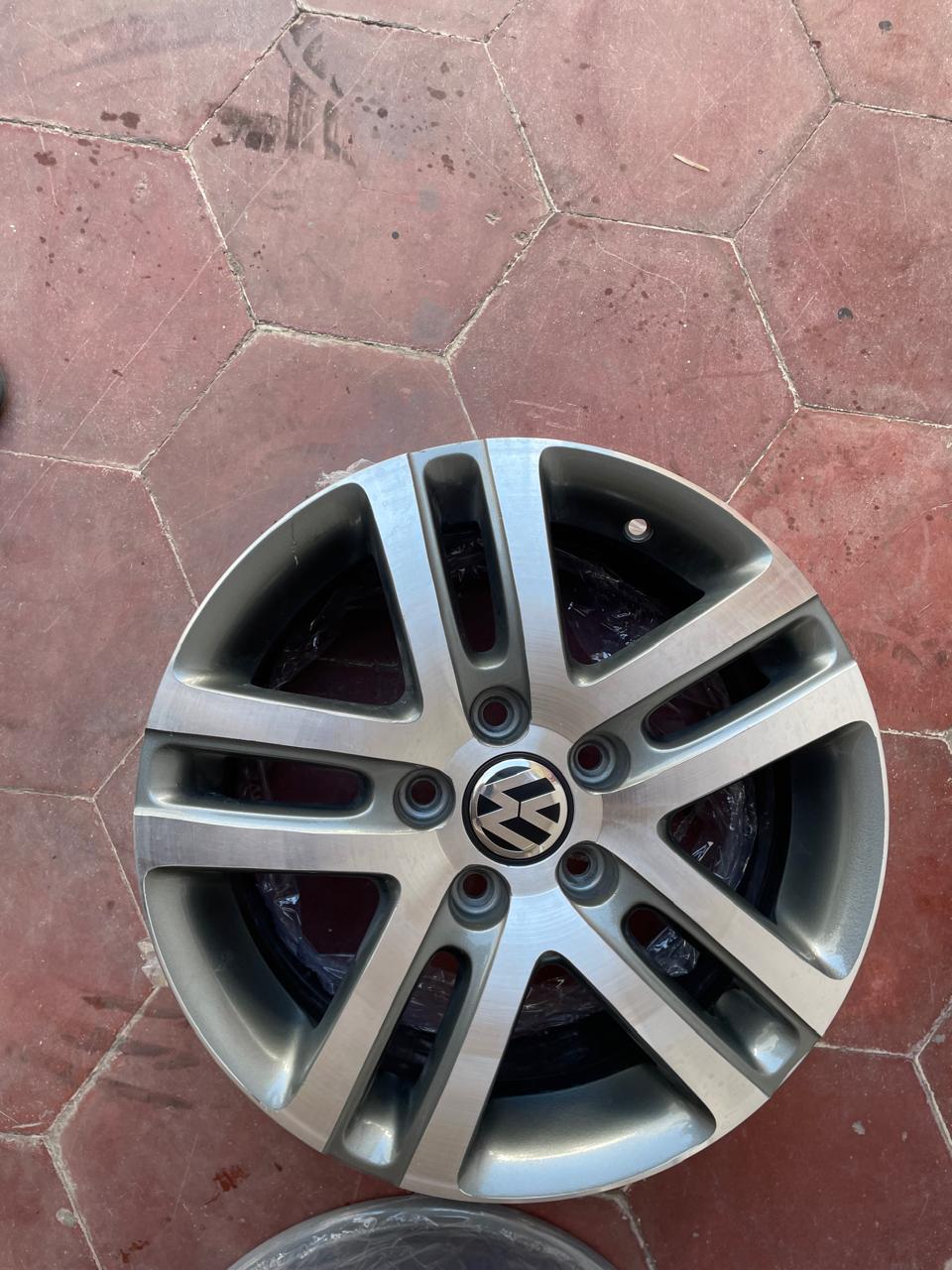 Rines 16 Originales Volkswagen MK6 MK7 | 5x112 | Seminuevos | Juego de 4