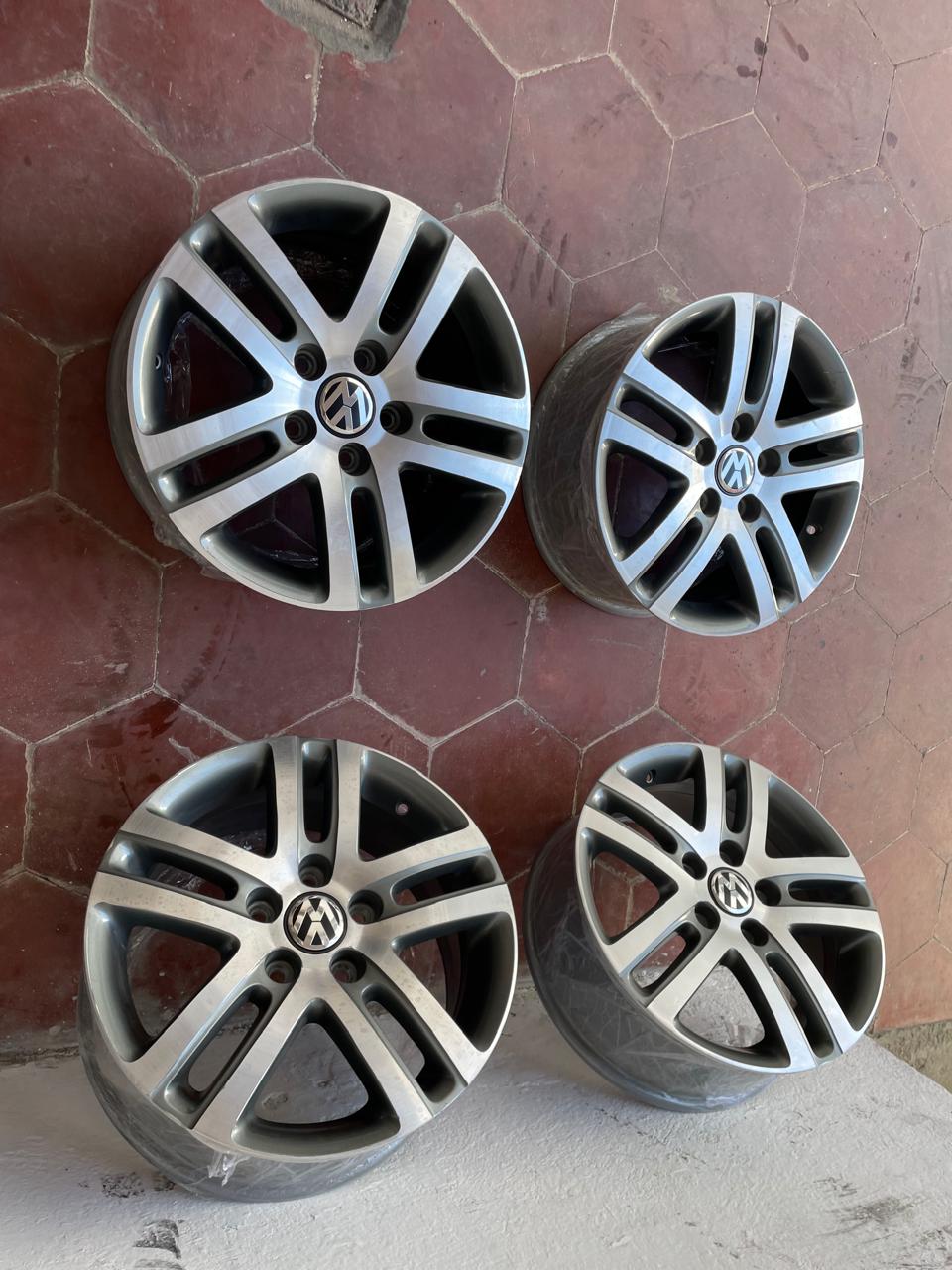 Rines 16 Originales Volkswagen MK6 MK7 | 5x112 | Seminuevos | Juego de 4