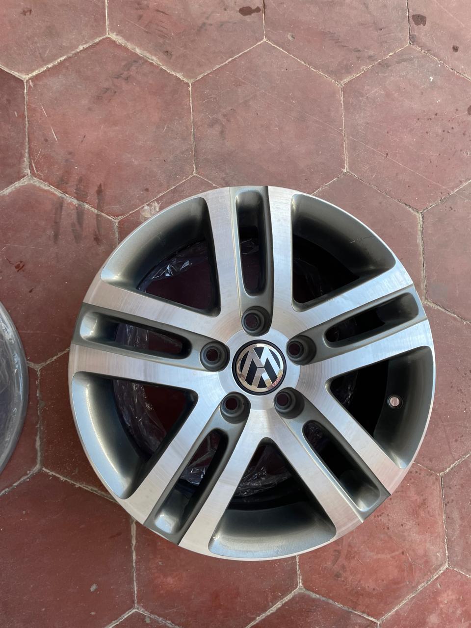 Rines 16 Originales Volkswagen MK6 MK7 | 5x112 | Seminuevos | Juego de 4