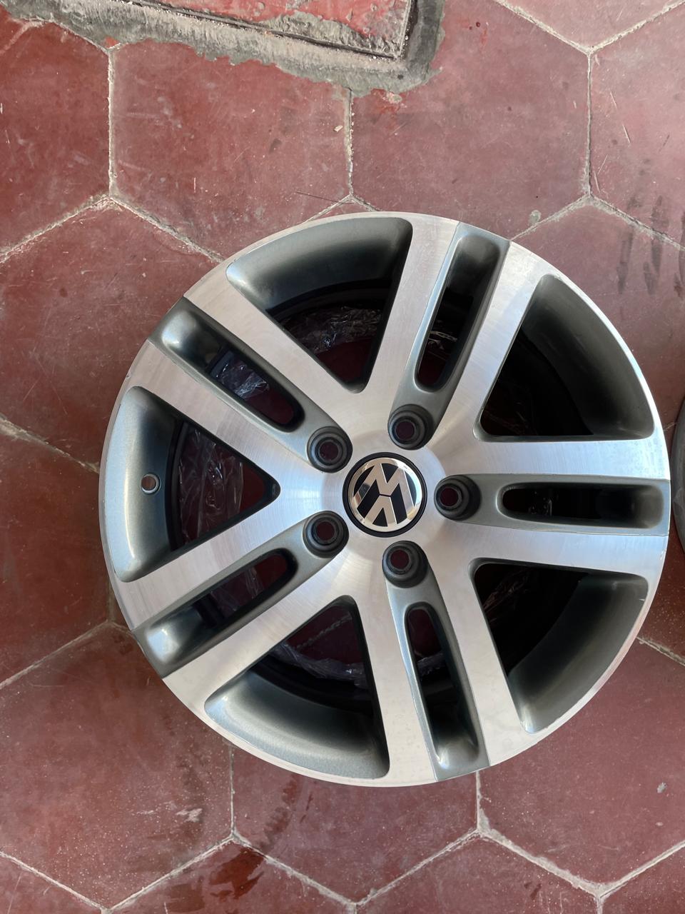 Rines 16 Originales Volkswagen MK6 MK7 | 5x112 | Seminuevos | Juego de 4