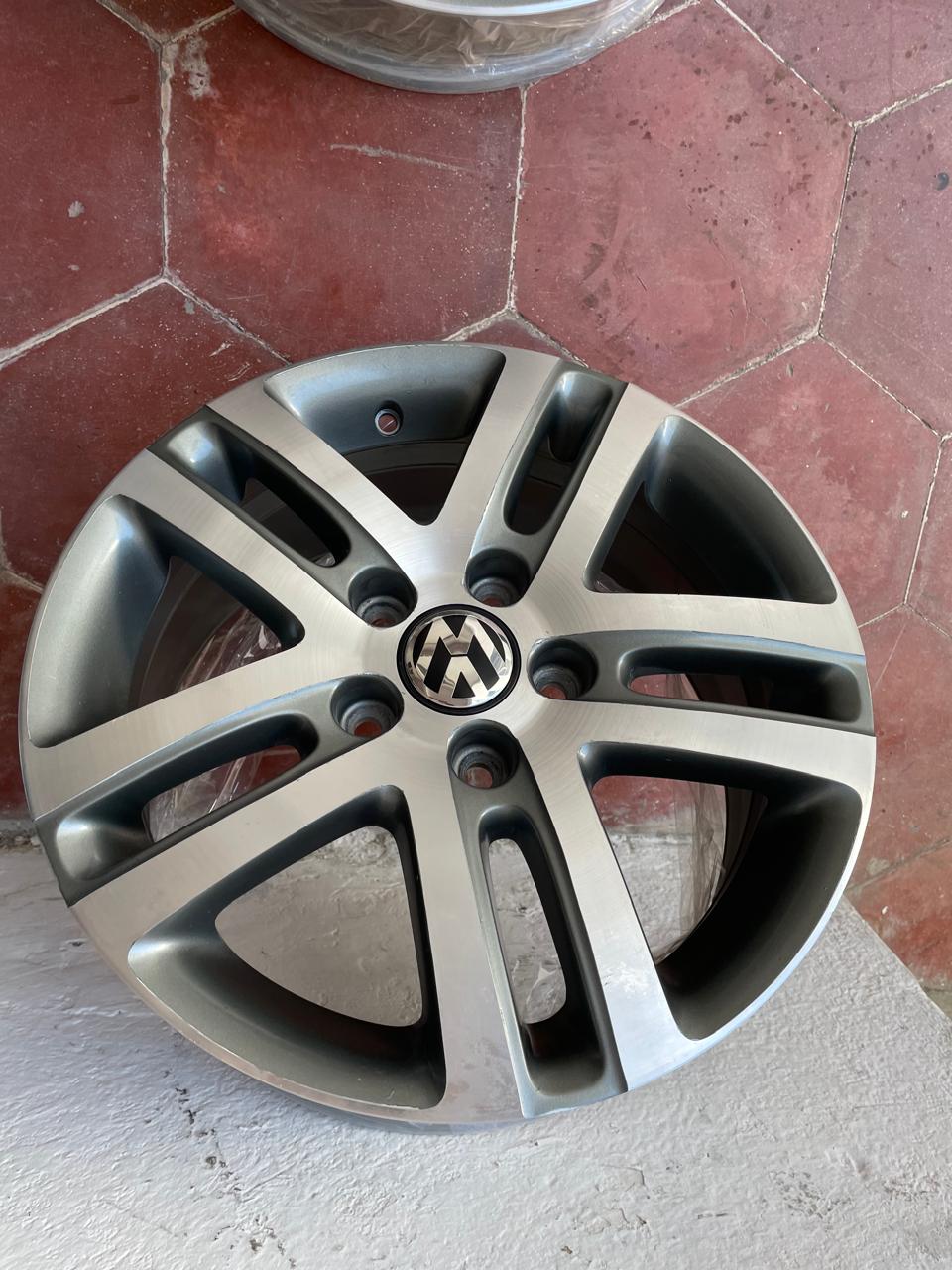 Rines 16 Originales Volkswagen MK6 MK7 | 5x112 | Seminuevos | Juego de 4