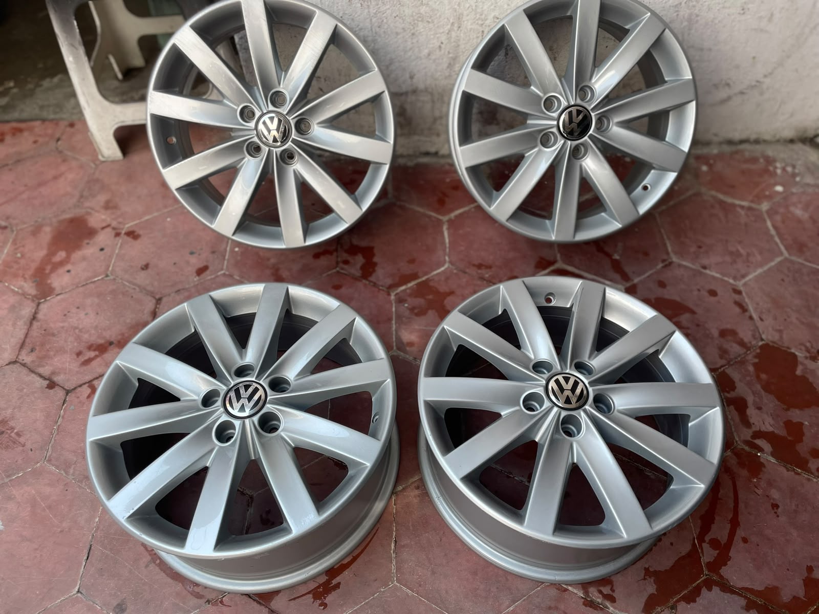 4 Rines 17" Volkswagen Jetta MK7 MK6 Taos Tiguan New Beetle Originales 5x112 Nuevos