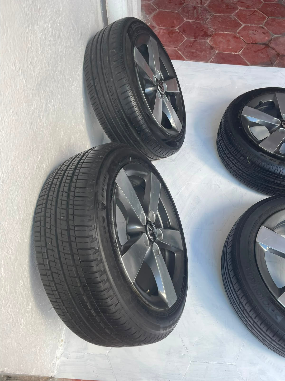 4 Rines y Llantas 16" Volkswagen Jetta MK7 MK6 Golf Originales 5x112 Seminuevos