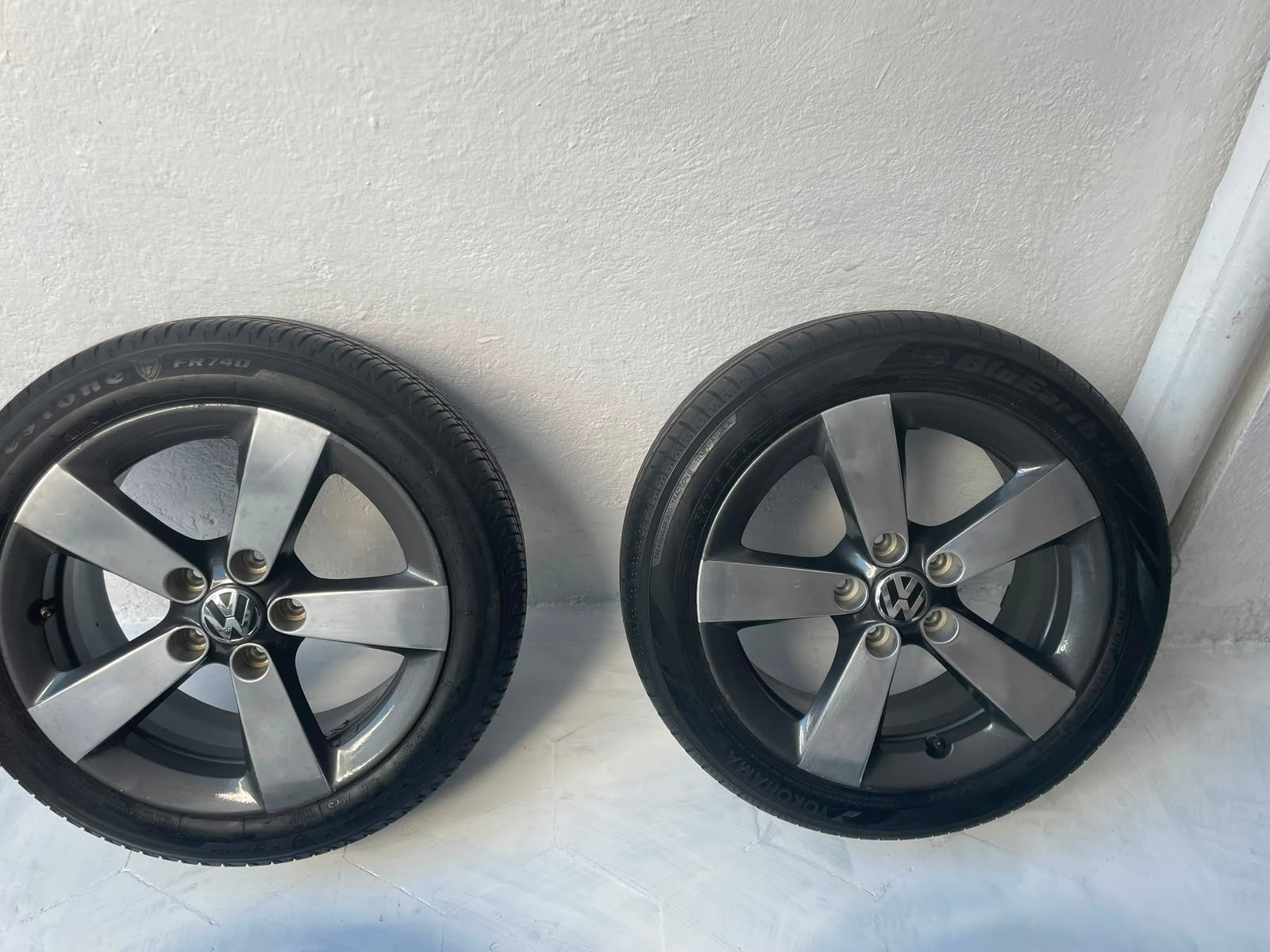 4 Rines y Llantas 16" Volkswagen Jetta MK7 MK6 Golf Originales 5x112 Seminuevos