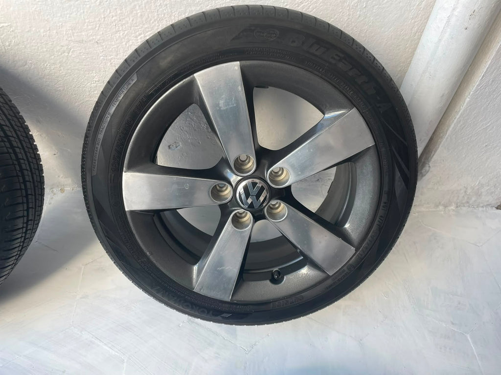 4 Rines y Llantas 16" Volkswagen Jetta MK7 MK6 Golf Originales 5x112 Seminuevos