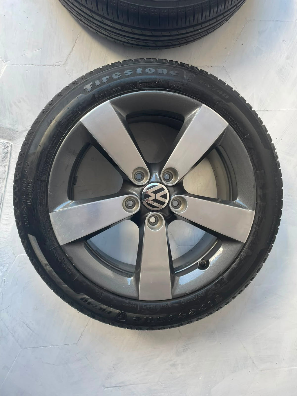 4 Rines y Llantas 16" Volkswagen Jetta MK7 MK6 Golf Originales 5x112 Seminuevos