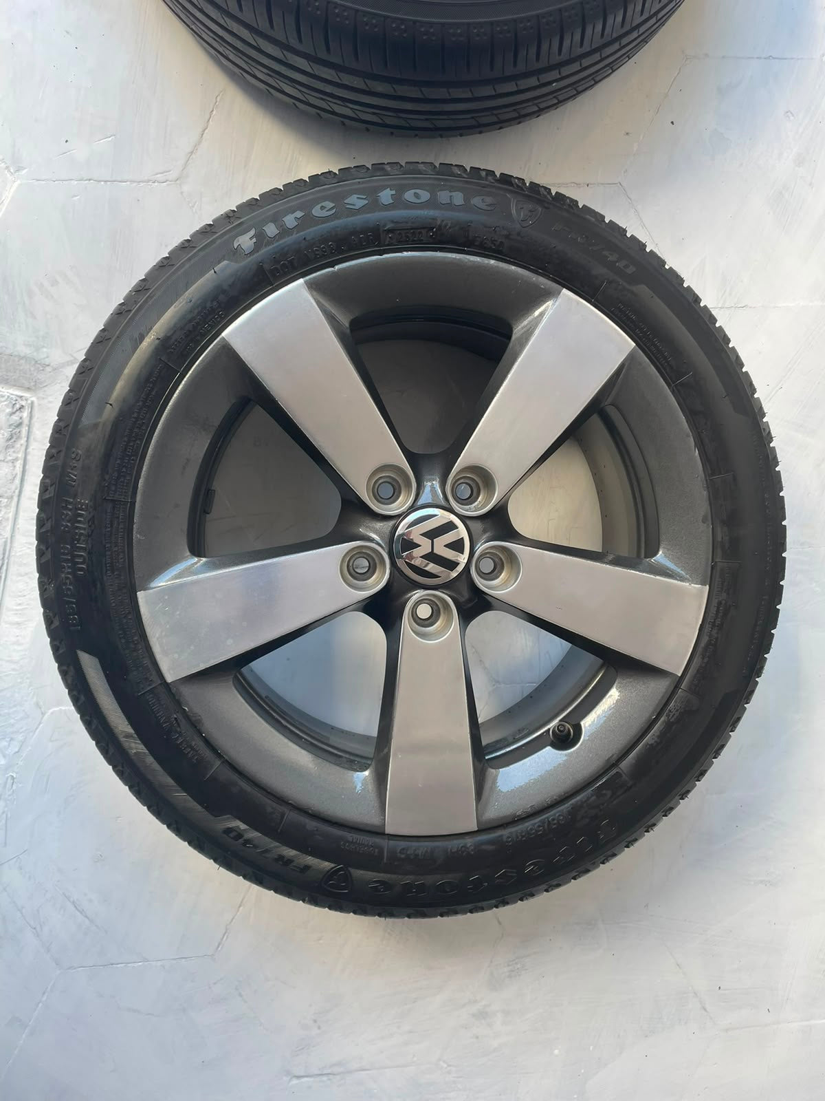 4 Rines y Llantas 16" Volkswagen Jetta MK7 MK6 Golf Originales 5x112 Seminuevos