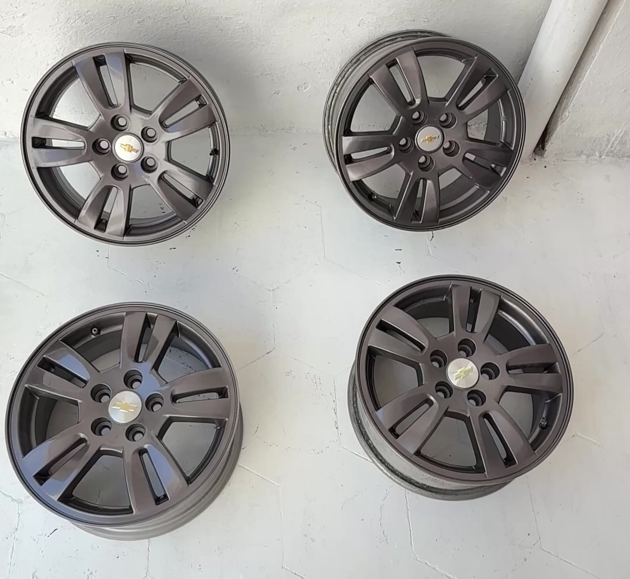 4 Rines 15” Chevrolet Cavalier Sonic Trax Onix Seminuevos Originales 5x105