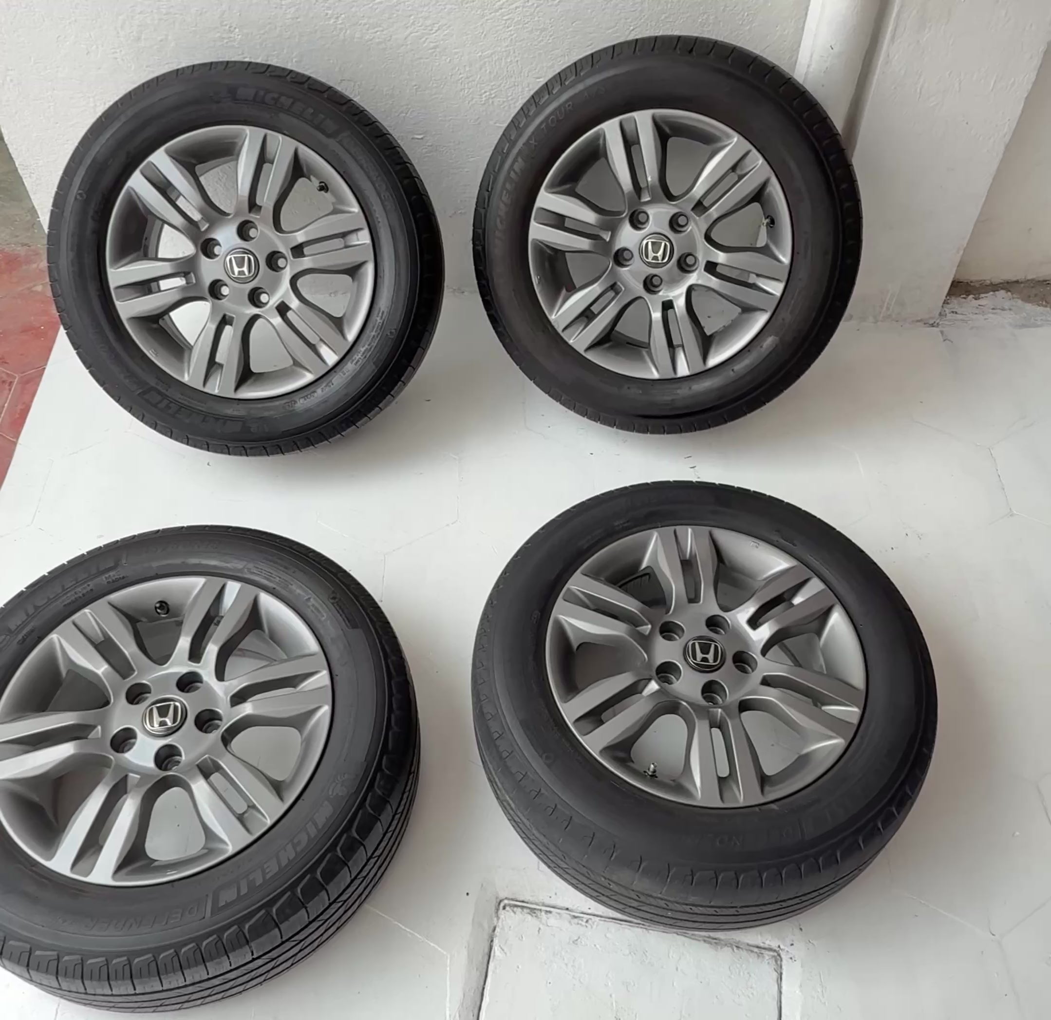 4 Rines con llantas 16” Honda CR-V, HR-V, Civic y Accord – 5×114