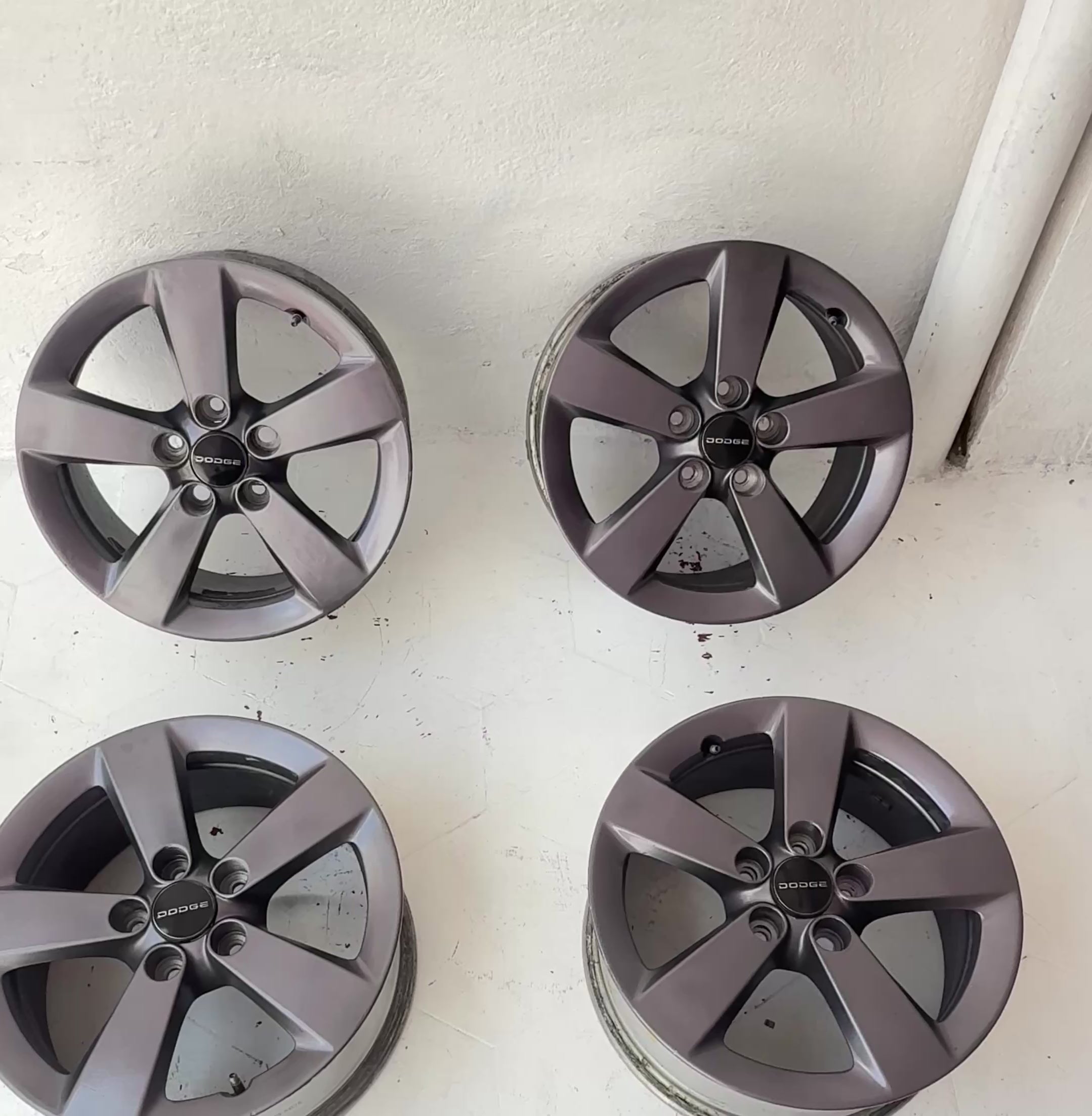 4 Rines 16” Dodge Caravan, Voyager, Avenger, Caliber, Jeep Liberty, Patriot, Compass y Nitro – 5×114