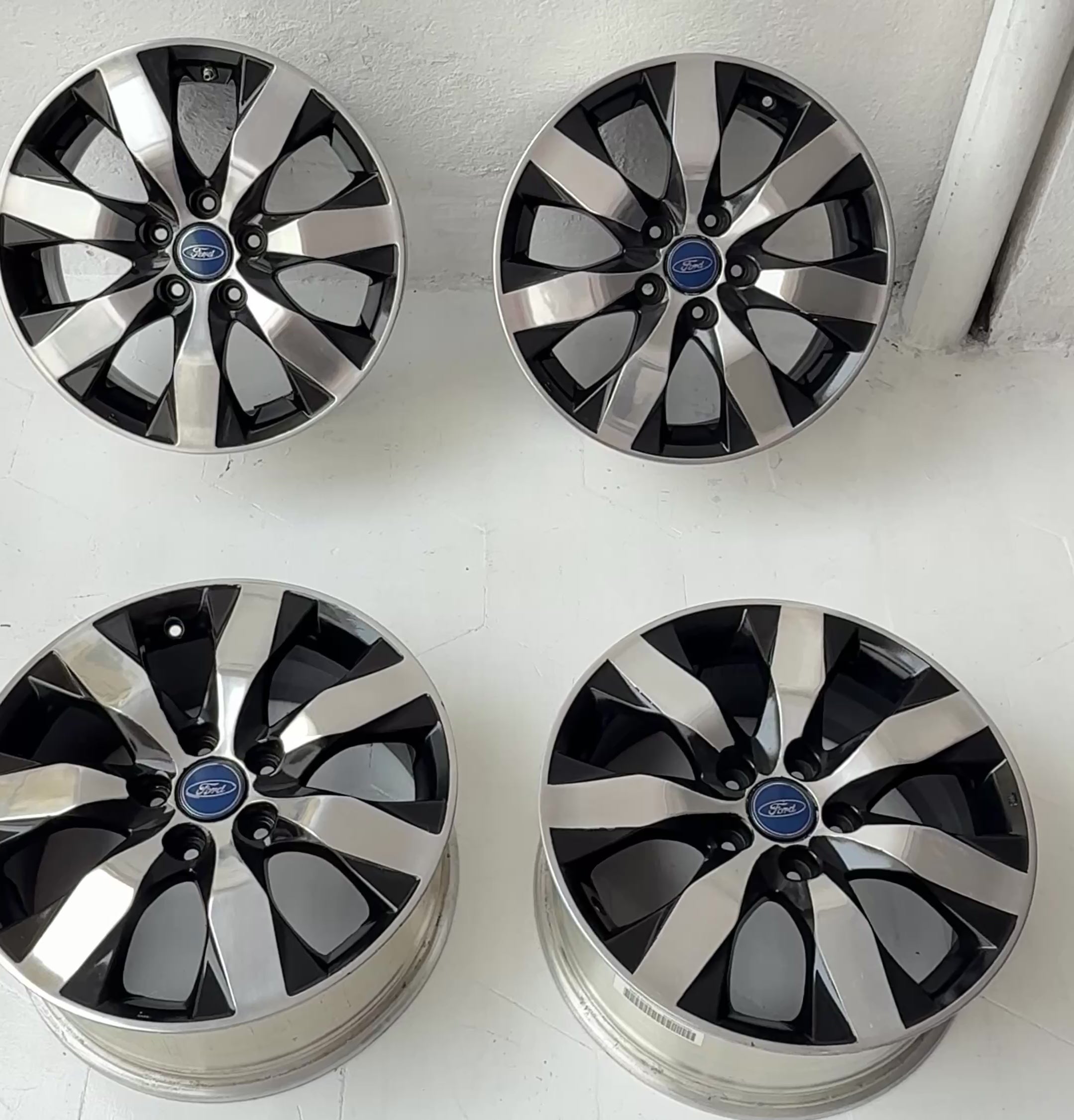 4 Rines 17” Ford Mustang, Explorer y Edge – 5×114