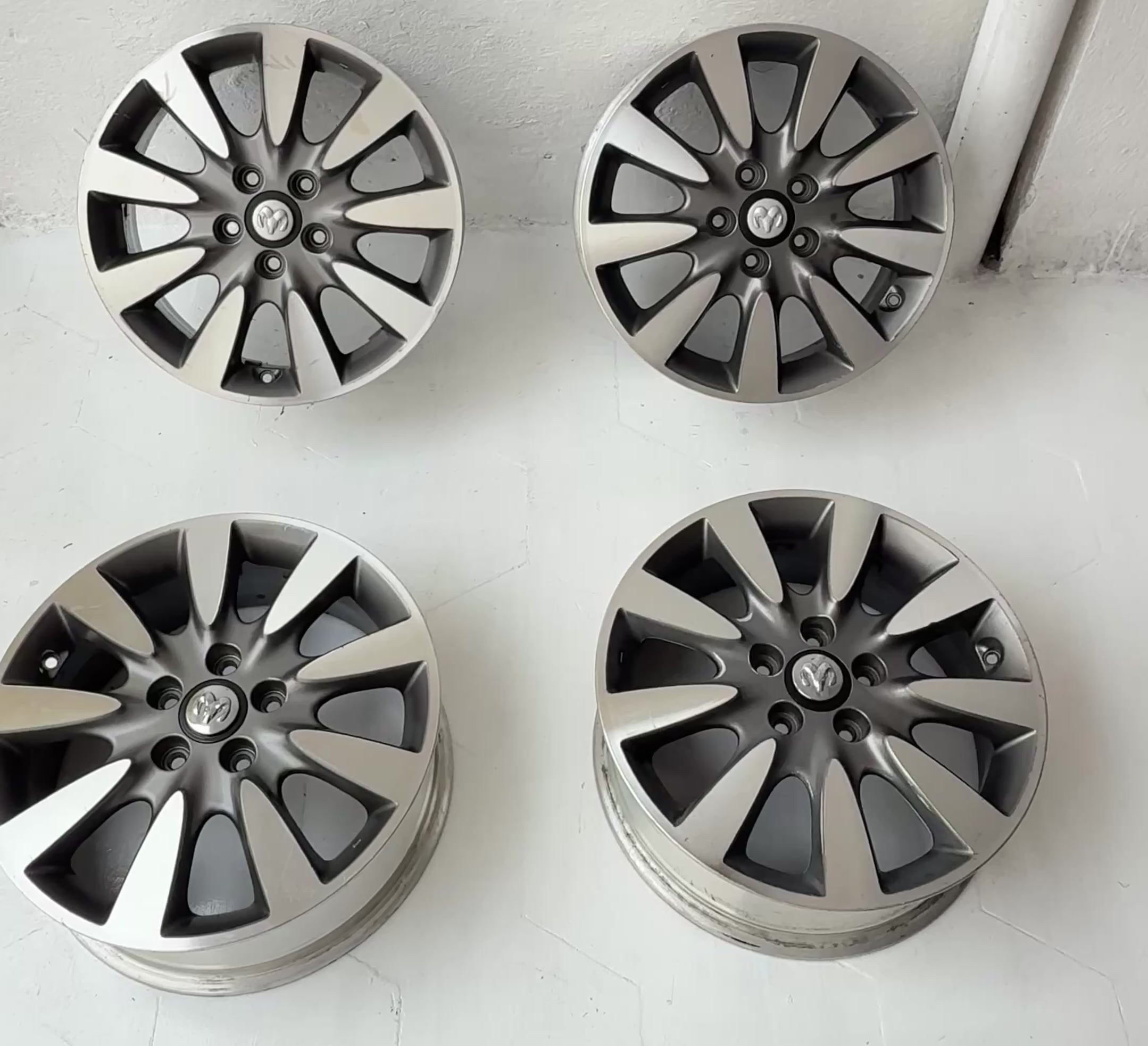 4 Rines 17” Jeep Liberty, Compass y Patriot – 5×114