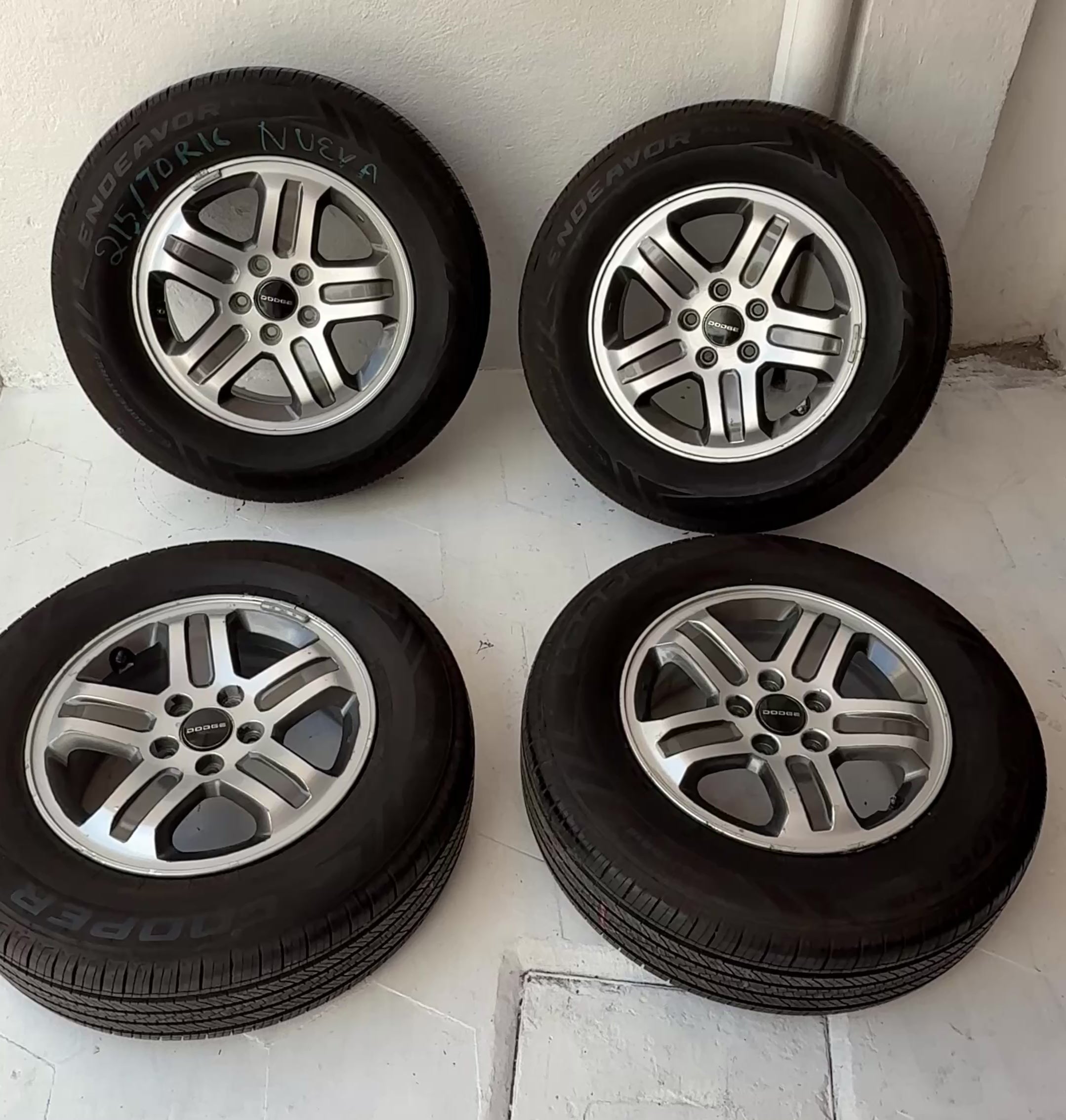 4 Rines con llantas 16” Dodge Voyager, Caravan, Avenger, Nitro y Jeep Liberty, Compass y Patriot – 5×114