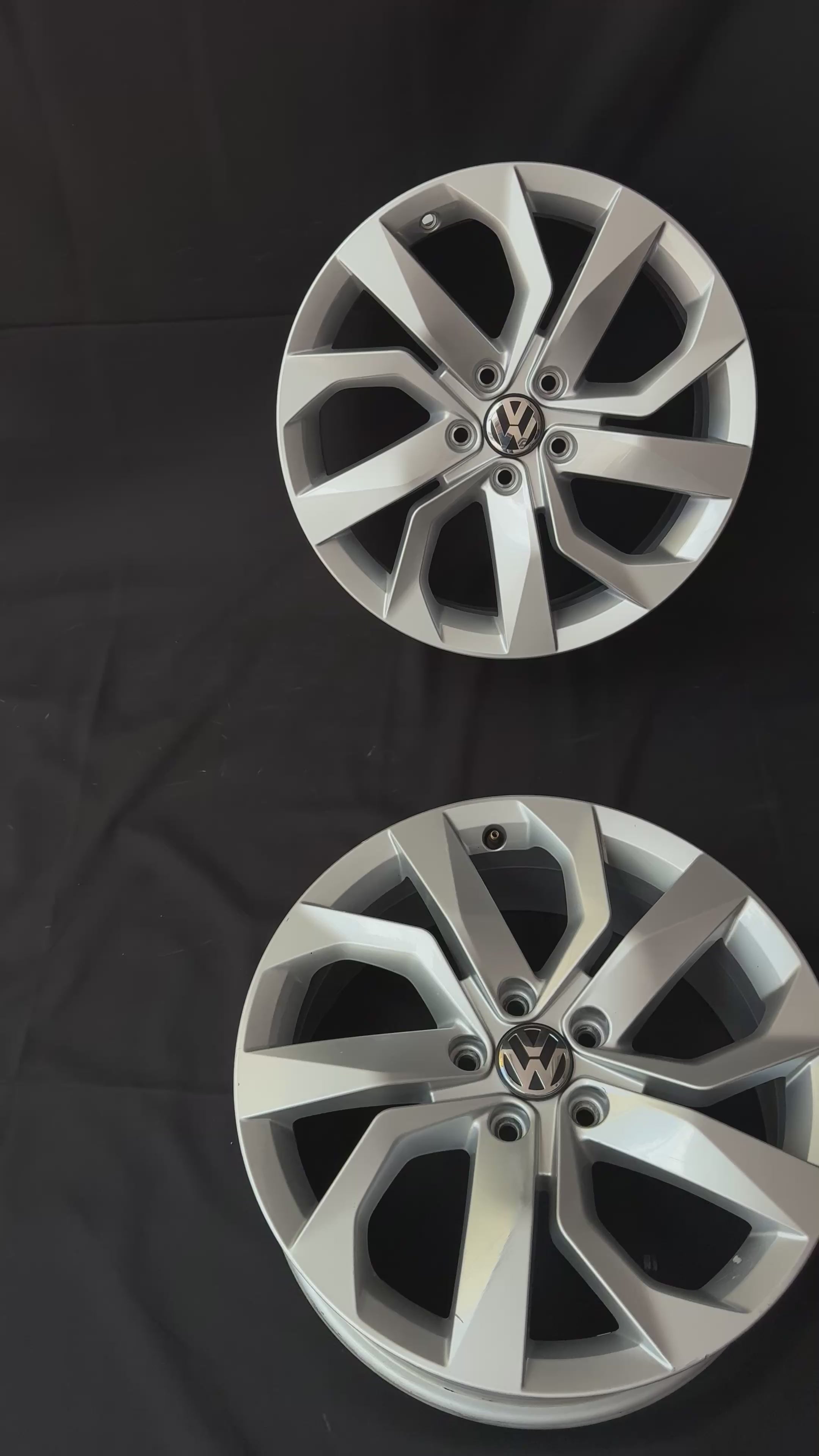 4 Rines 18” Volkswagen Tiguan Taos Golf Jetta MK6 MK7 Passat New Beetle Originales Seminuevos 5x112