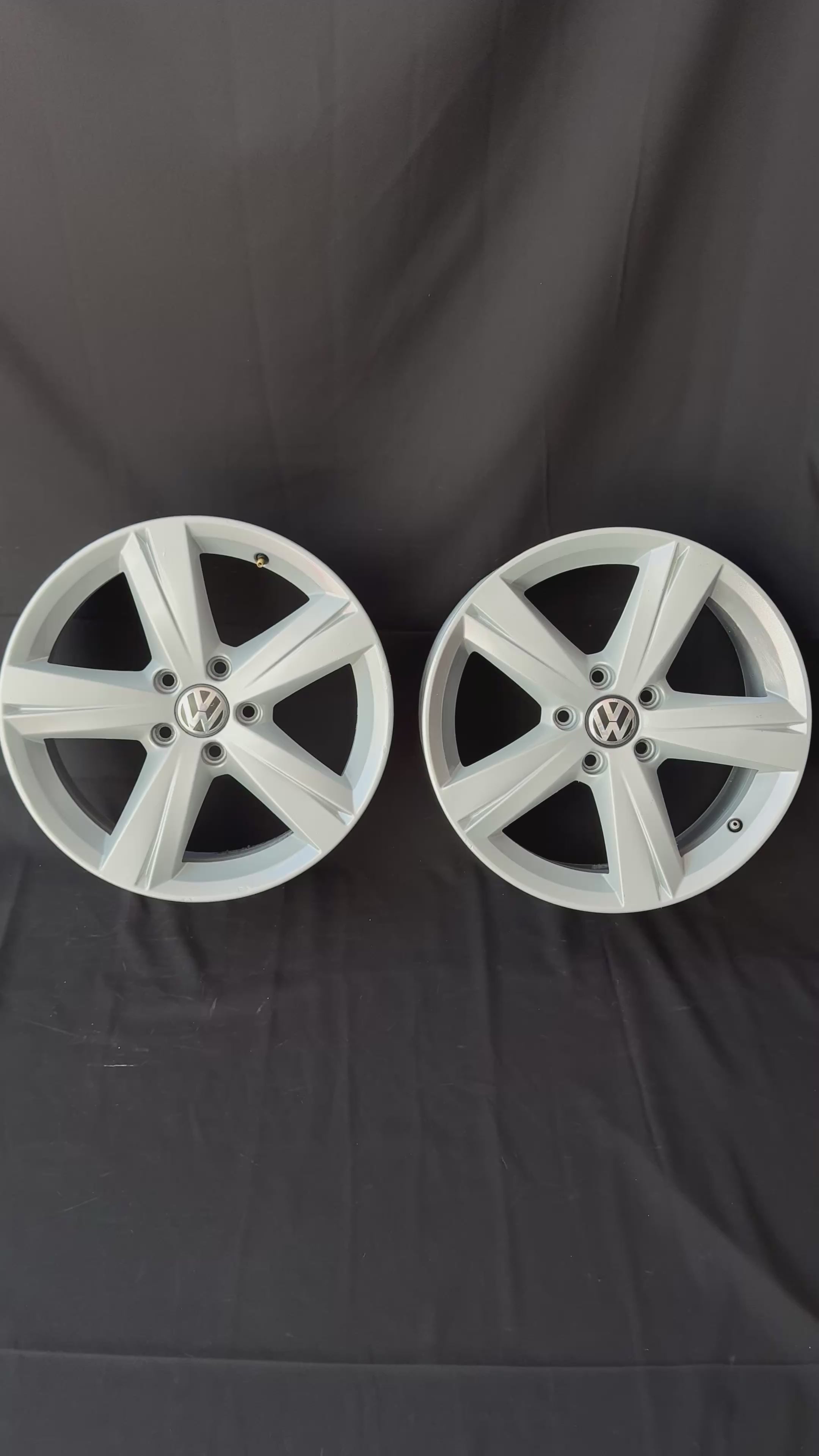 4 Rines 17” Volkswagen Golf Jetta Originales Seminuevos 5x112