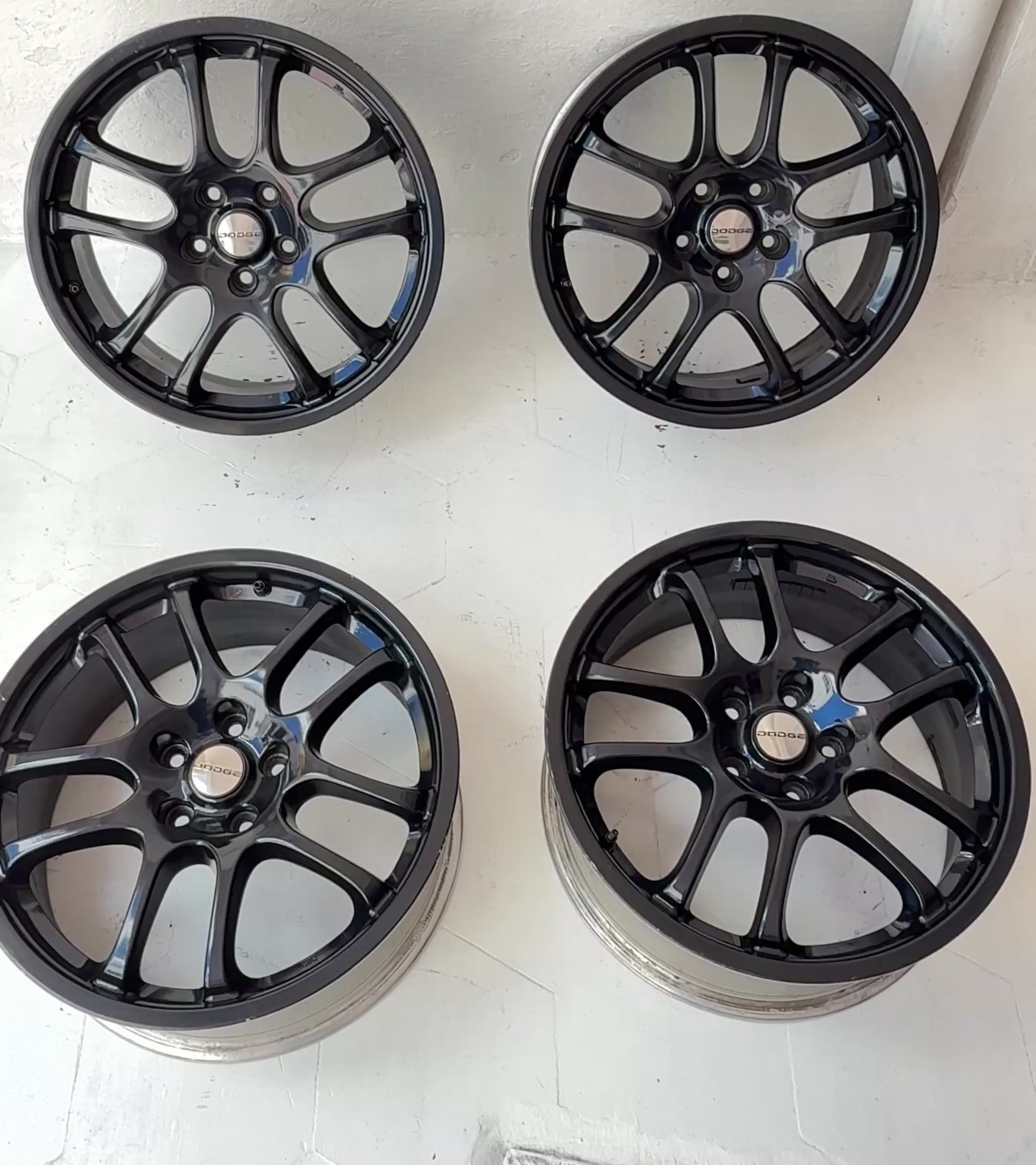 4 Rines 18” Dodge 300C, Avenger, Jeep Liberty, Compass, Nitro y Patriot – 5×114