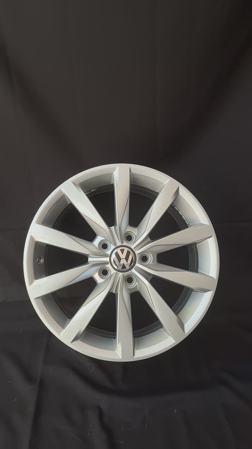 1 Rin 17” Volkswagen Golf TSI MK6 MK7 Original Nuevo 5x112
