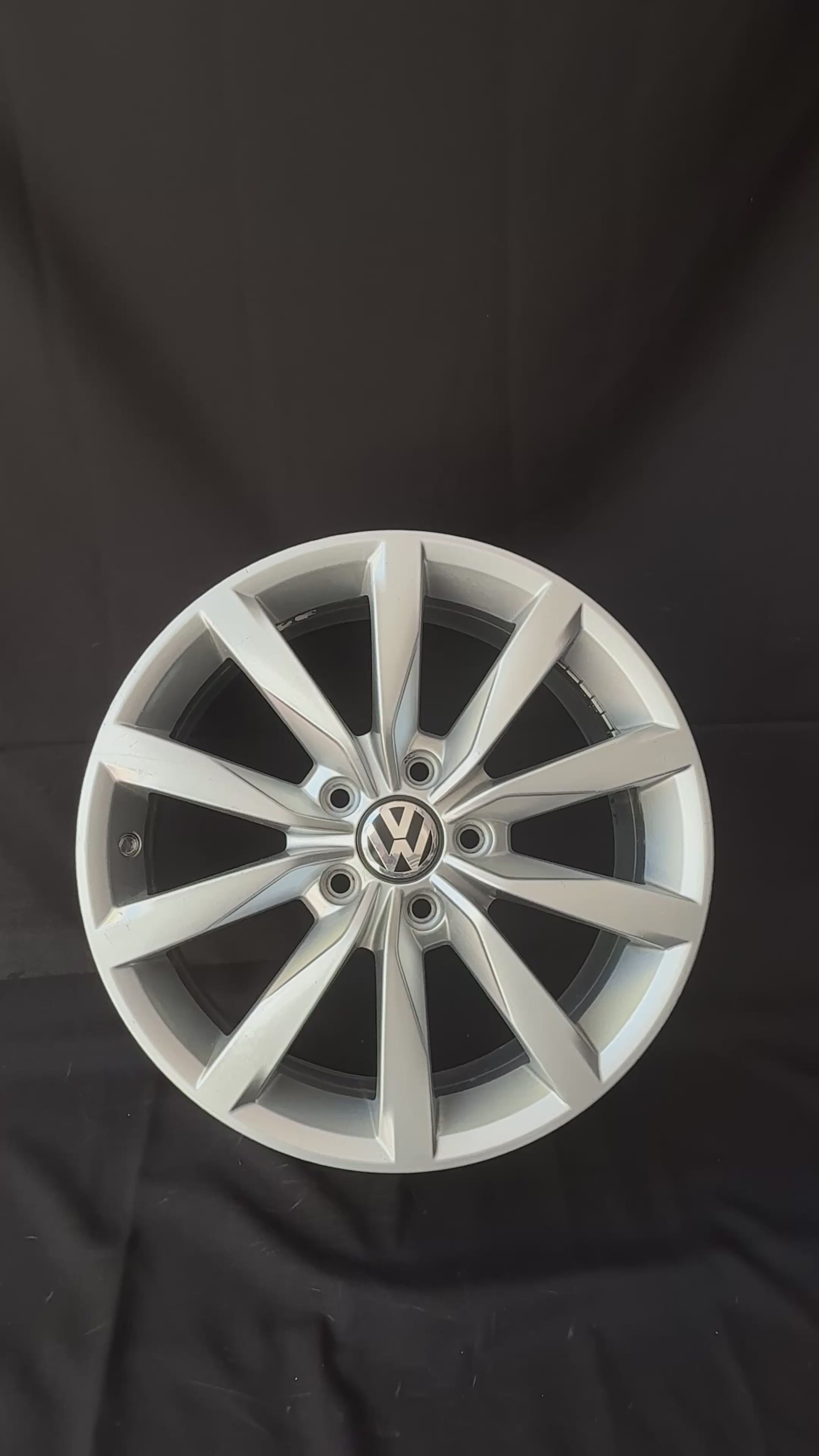 1 Rin 17” Volkswagen Golf TSI MK6 MK7 Original Nuevo 5x112