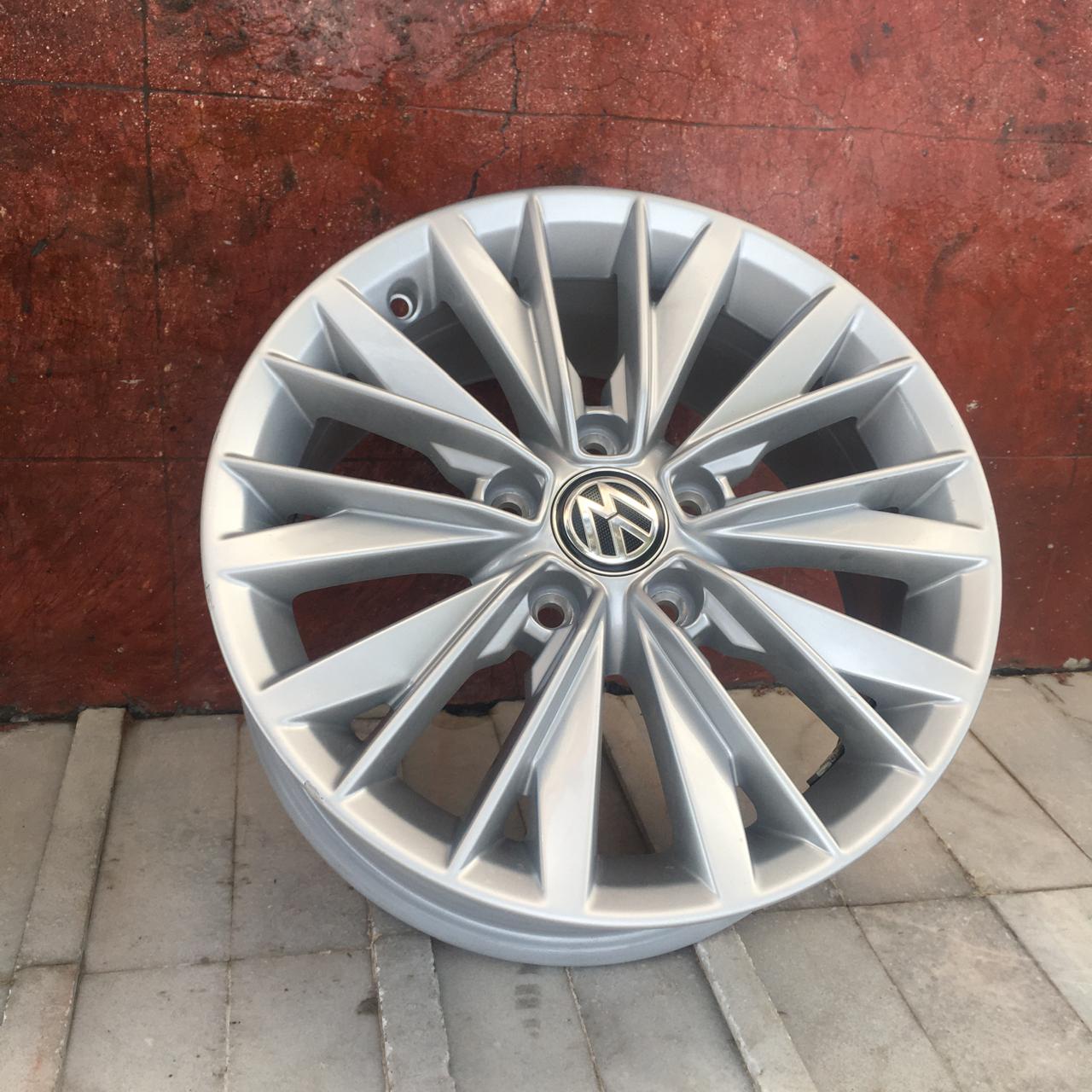 1 Rin 16” Volkswagen Jetta MK7 MK6 Original 5x112 Nuevo
