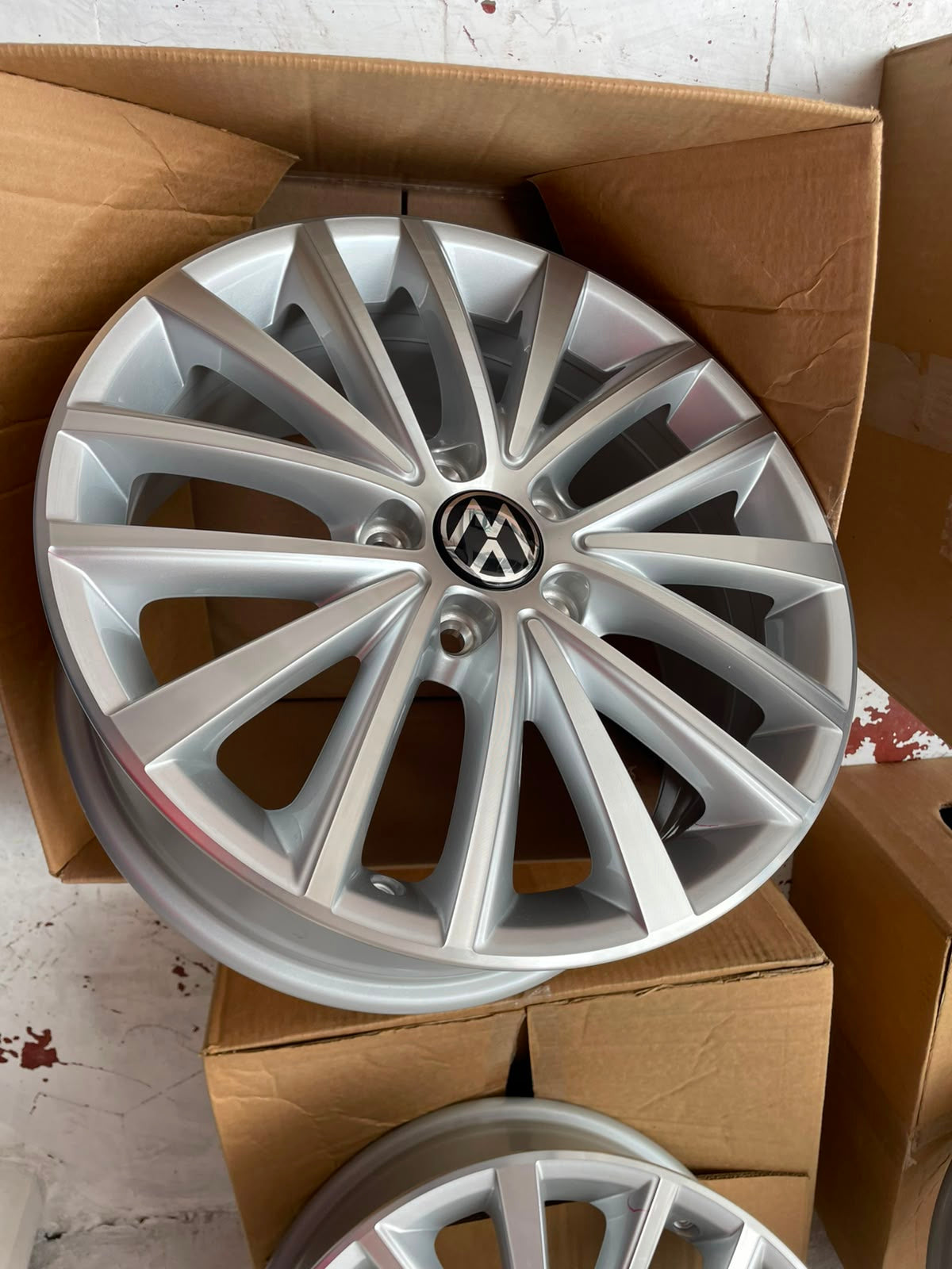 1 Rin Original Volkswagen 17" Golf / Jetta MK6 / Jetta MK7 Sport Nuevo 5x112