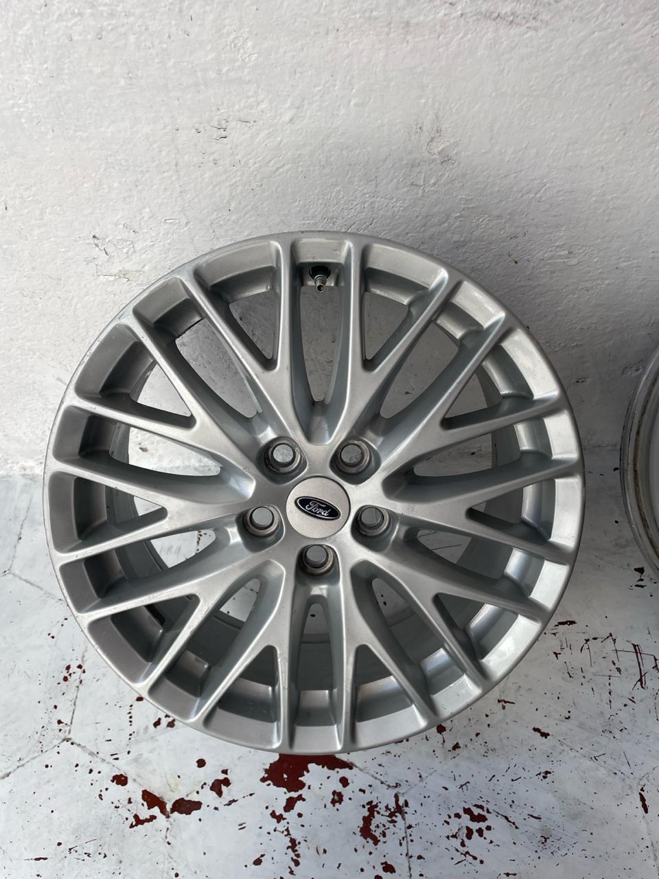 4 Rines 17" Ford Focus Originales 5x108 Seminuevos