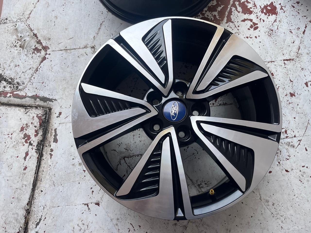 4 Rines 17" Ford Explorer Ranger Mustang Originales Nuevos 5x114.3