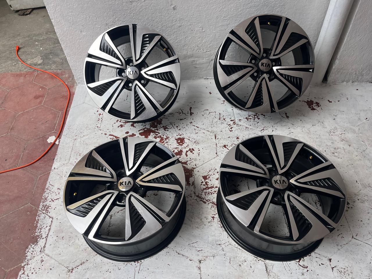4 Rines 17" Kia Forte Optima Originales 5x114 Nuevos