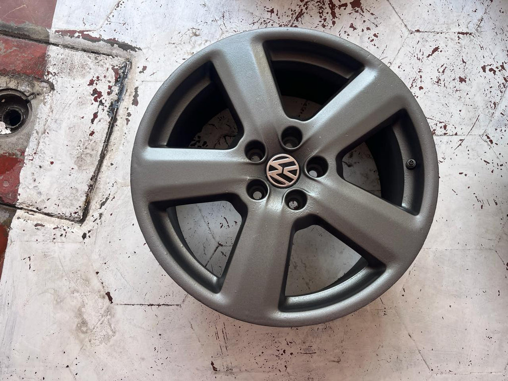 4 Rines 18" Volkswagen Bora Jetta MK6 MK7 Originales 5x112 Seminuevos