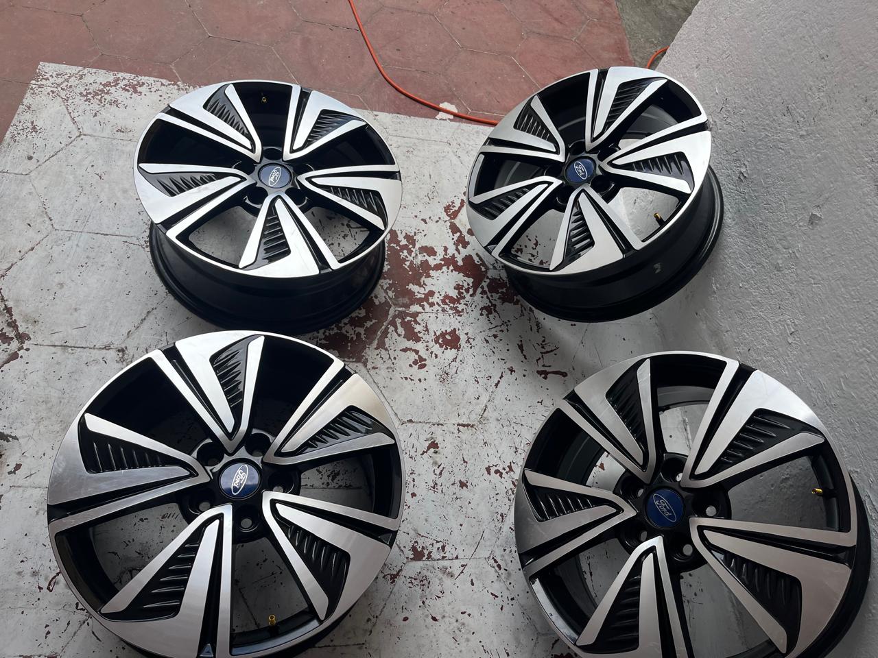 4 Rines 17" Ford Explorer Ranger Mustang Originales Nuevos 5x114.3
