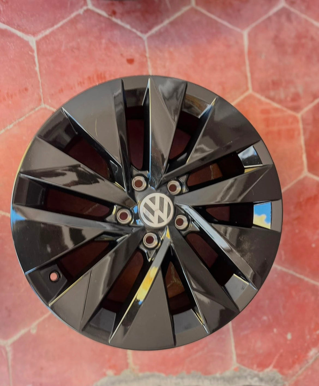 Rines Volkswagen Taos / Jetta / Golf MK6 / MK7 17" Originales Negro Piano Nuevos | Juego de 4 | 5x112