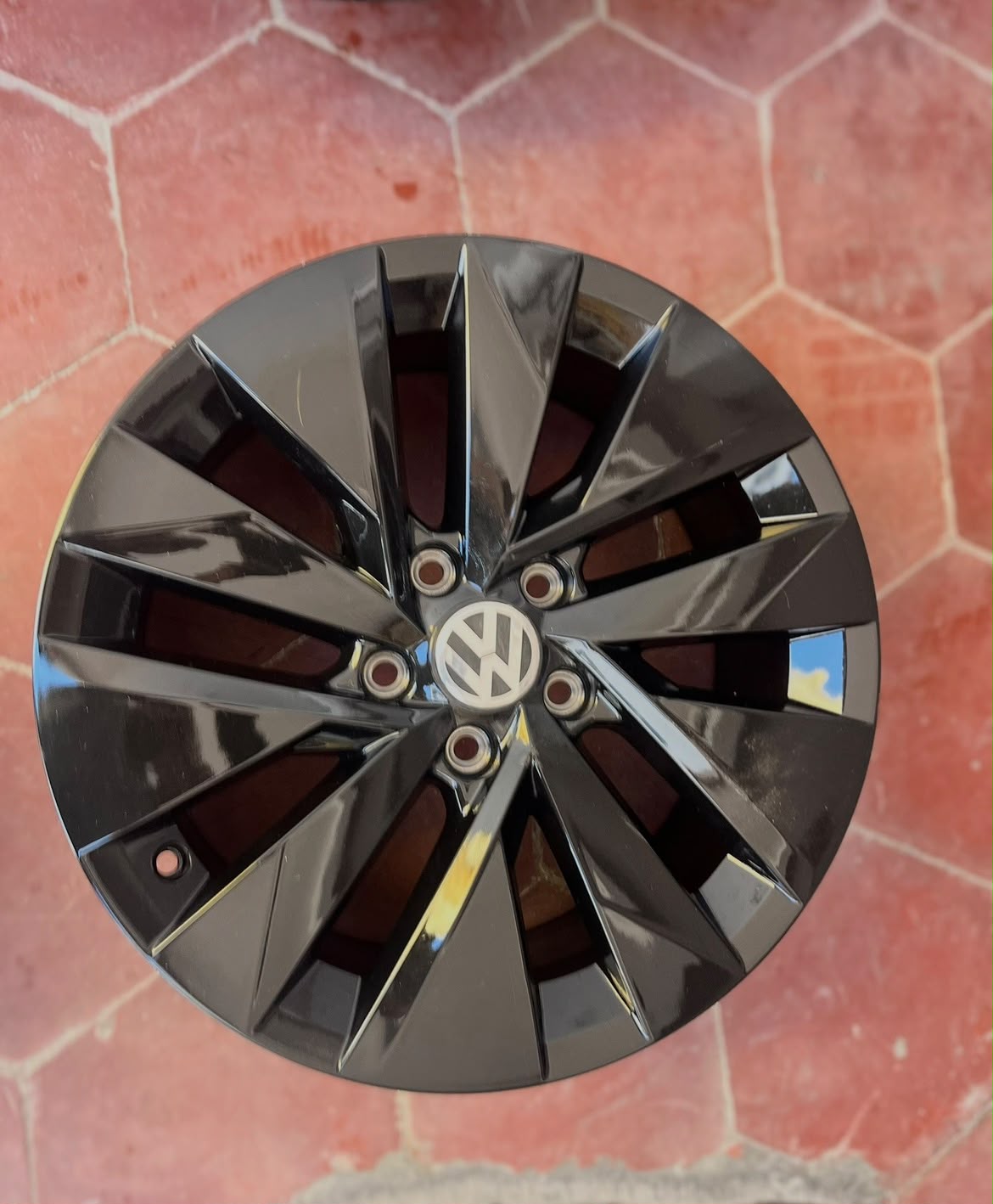 Rines Volkswagen Taos / Jetta / Golf MK6 / MK7 17" Originales Negro Piano Nuevos | Juego de 4 | 5x112