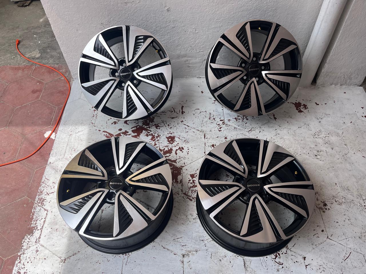 4 Rines 17" Jeep Grand Cherokee Liberty Compass Patriot Nitro Originales Nuevos 5x114.3