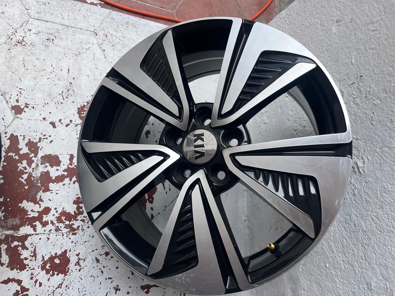 4 Rines 17" Kia Forte Optima Originales 5x114 Nuevos