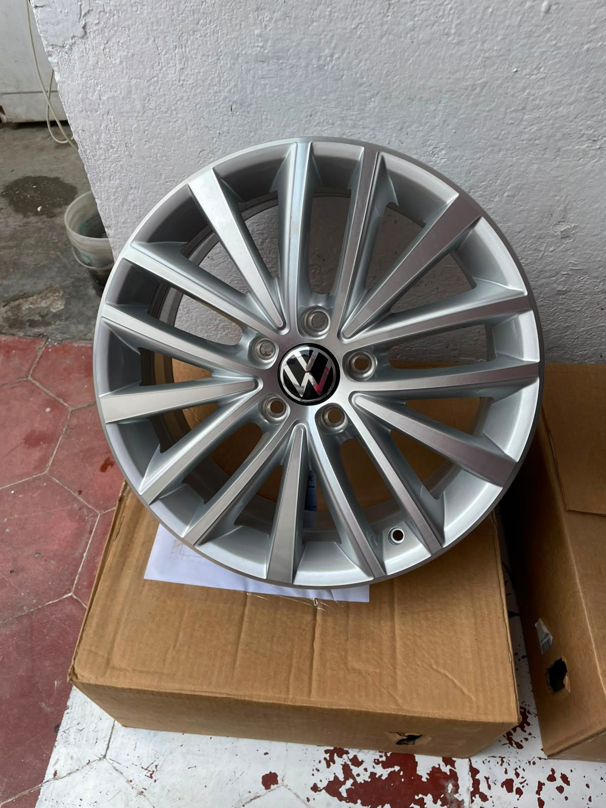 1 Rin Original Volkswagen 17" Golf / Jetta MK6 / Jetta MK7 Sport Nuevo 5x112