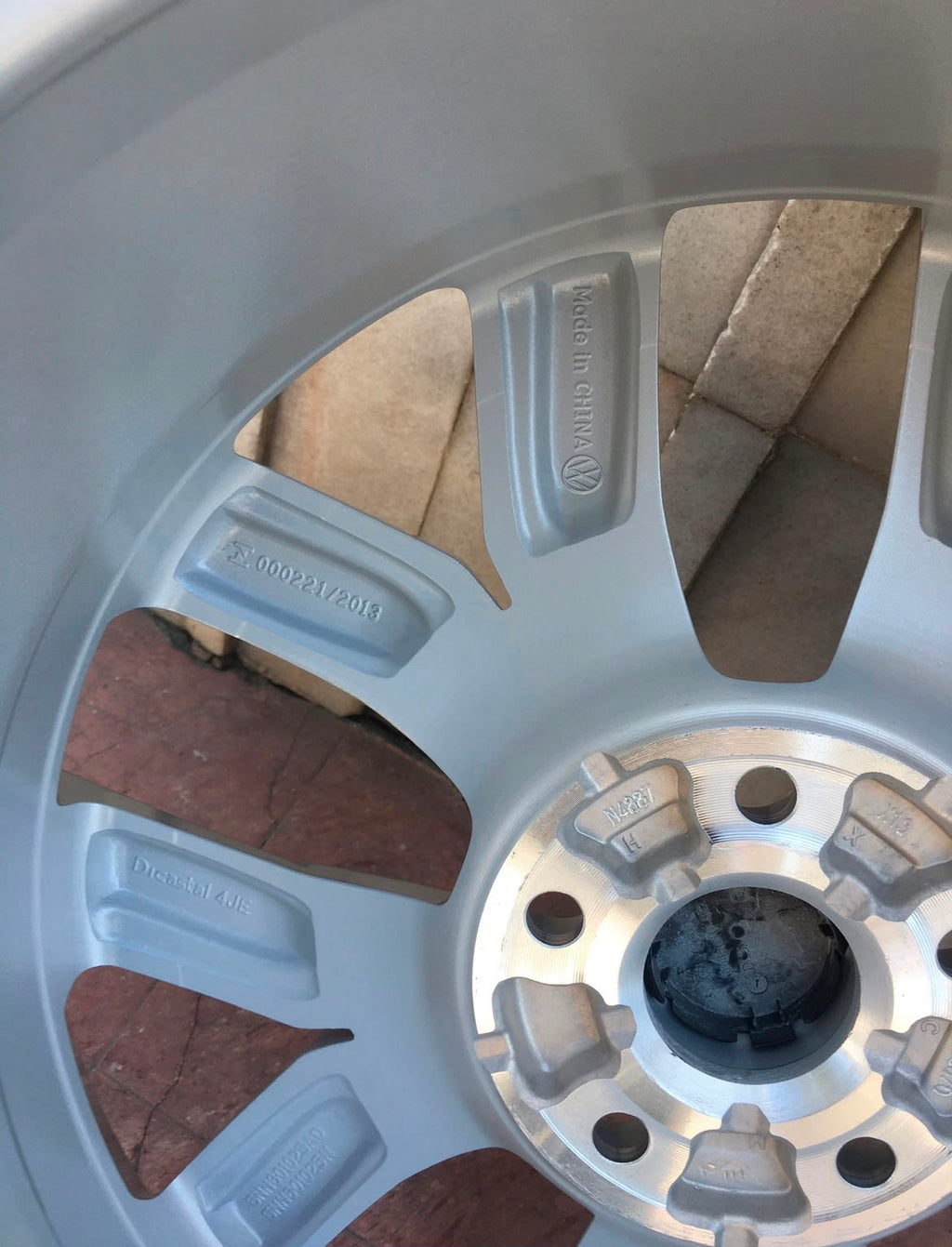 1 Rin Volkswagen Taos / Tiguan / Jetta MK6 / MK7 / Passat 18" Original Seminuevo | 5x112