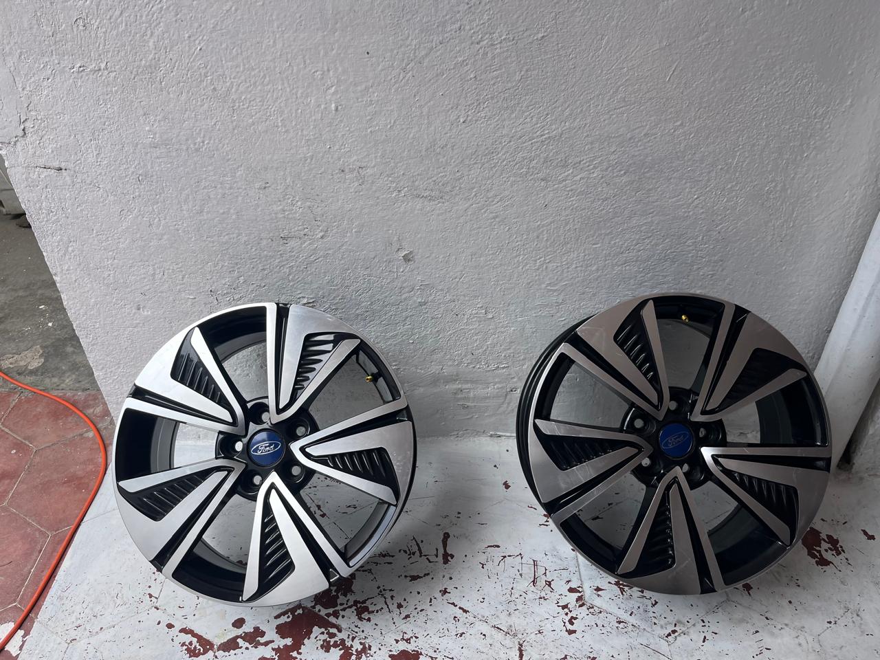 4 Rines 17" Ford Explorer Ranger Mustang Originales Nuevos 5x114.3