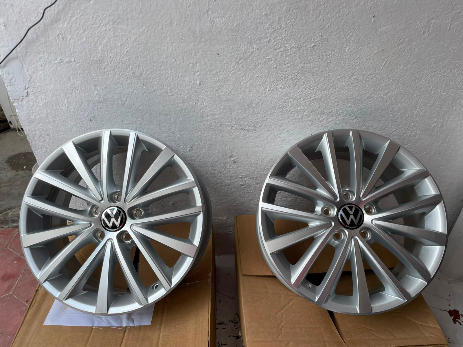 Juego de 4 Rines Volkswagen Golf Jetta MK6 MK7 Sport Originales Rin 17 Nuevos 5x112