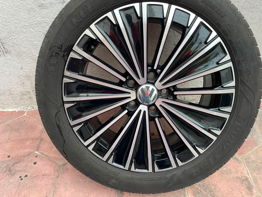 Juego de 4 Rines Originales Volkswagen 18" 5x112 para Taos, Tiguan, Golf, Jetta MK6 y MK7 | Seminuevos
