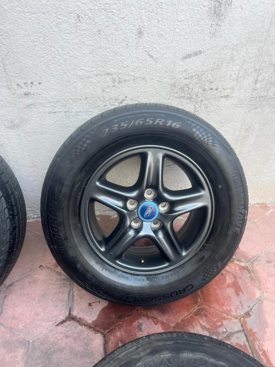 Juego de Rines y Llantas 16" Ford Ranger 2004 Originales 5x114 Seminuevos