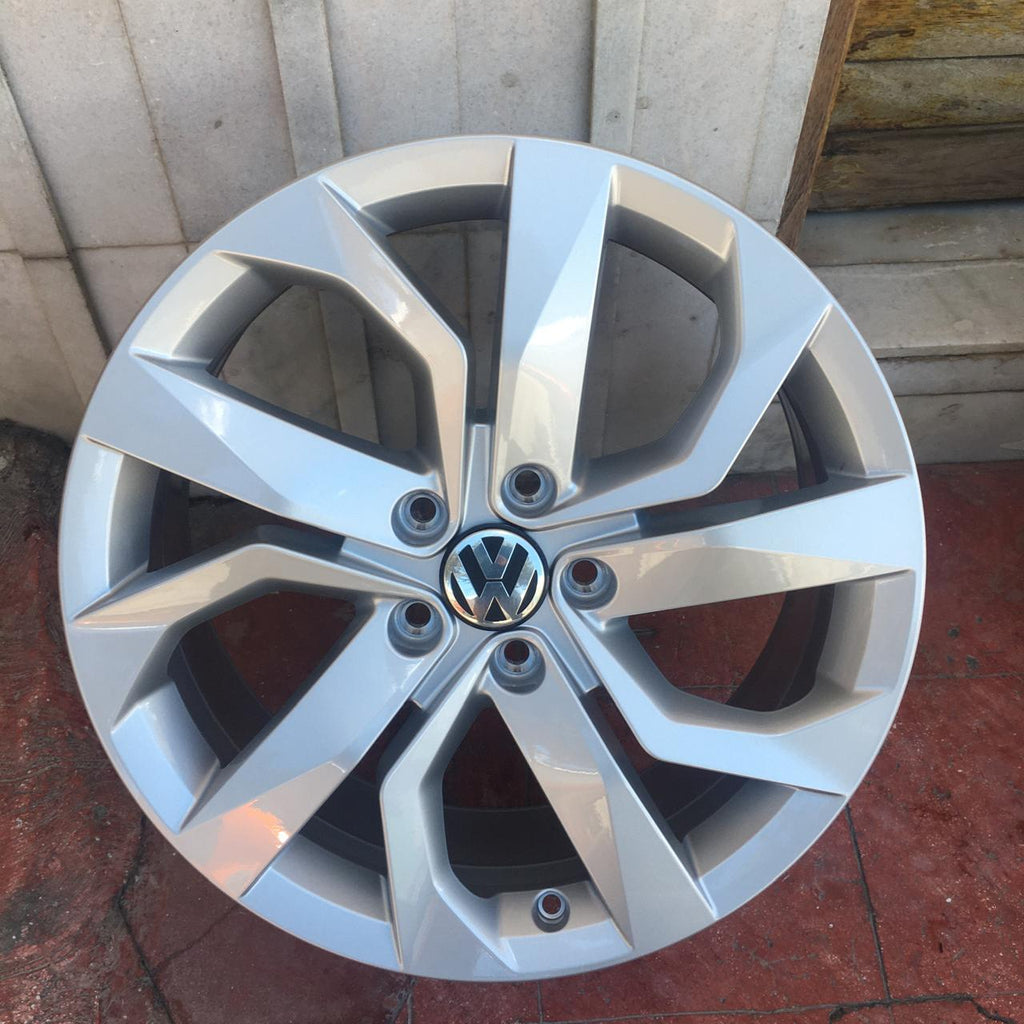 Rin 17" Original Volkswagen Jetta MK7 / MK6 T-Cross 5x112 – Nuevo