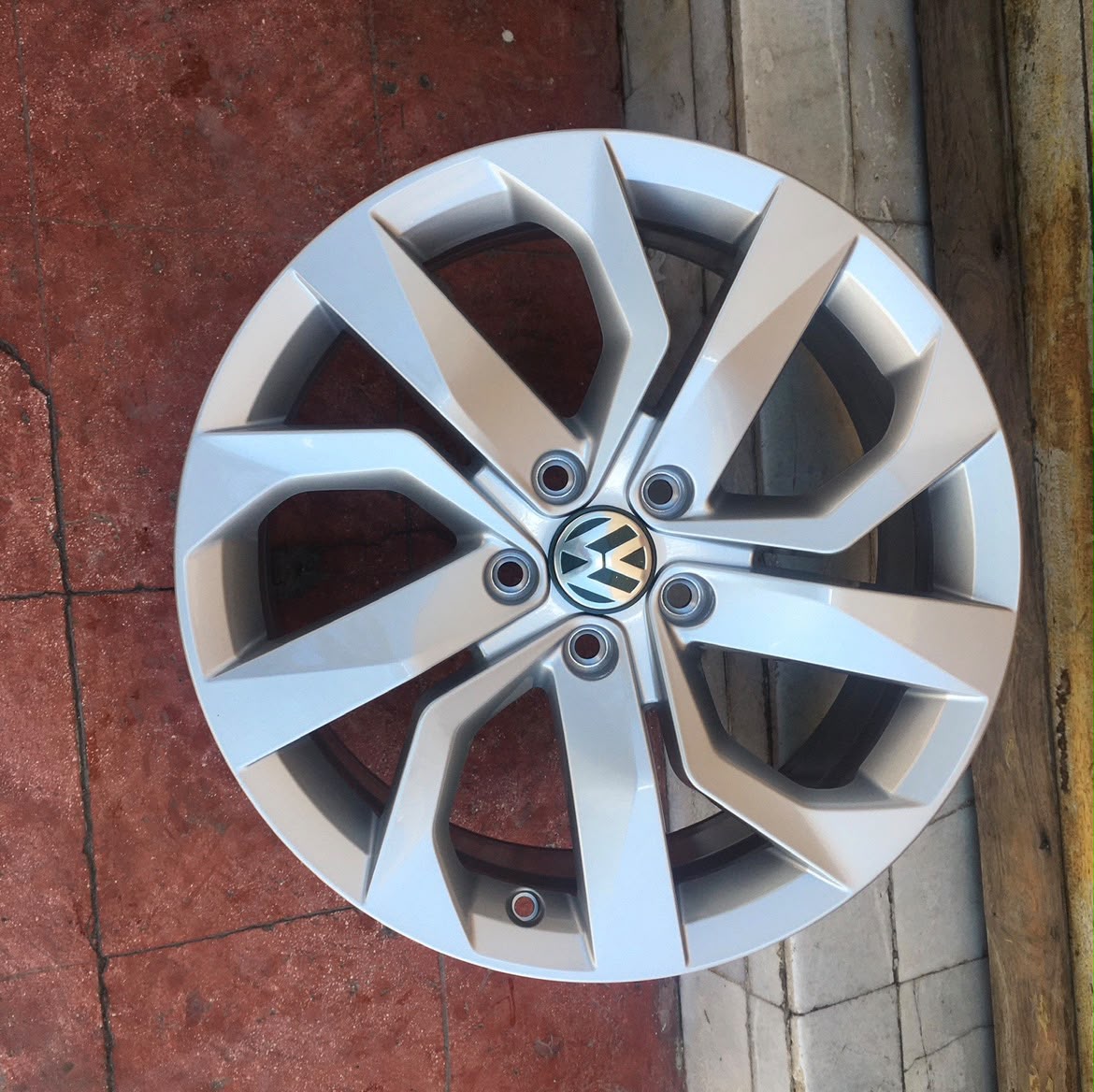 1 Rin 18 Original Volkswagen Taos Taiwán 5x112 | Taos, Tiguan, Jetta MK6, Jetta MK7 y Passat | Nuevo