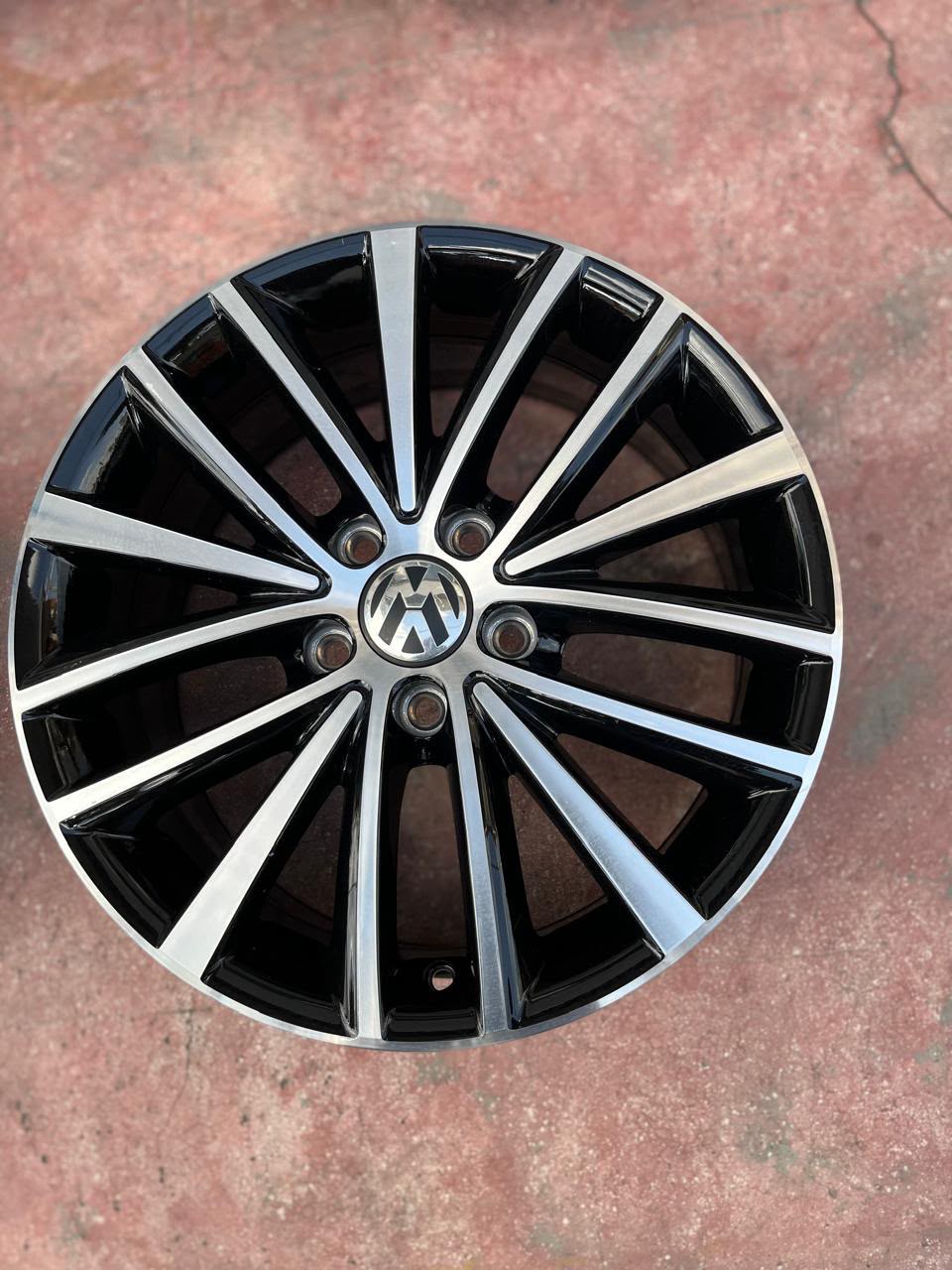 Juego de 4 Rines Volkswagen Originales 17" | Taos, Tiguan, Jetta, Golf MK6 y MK7