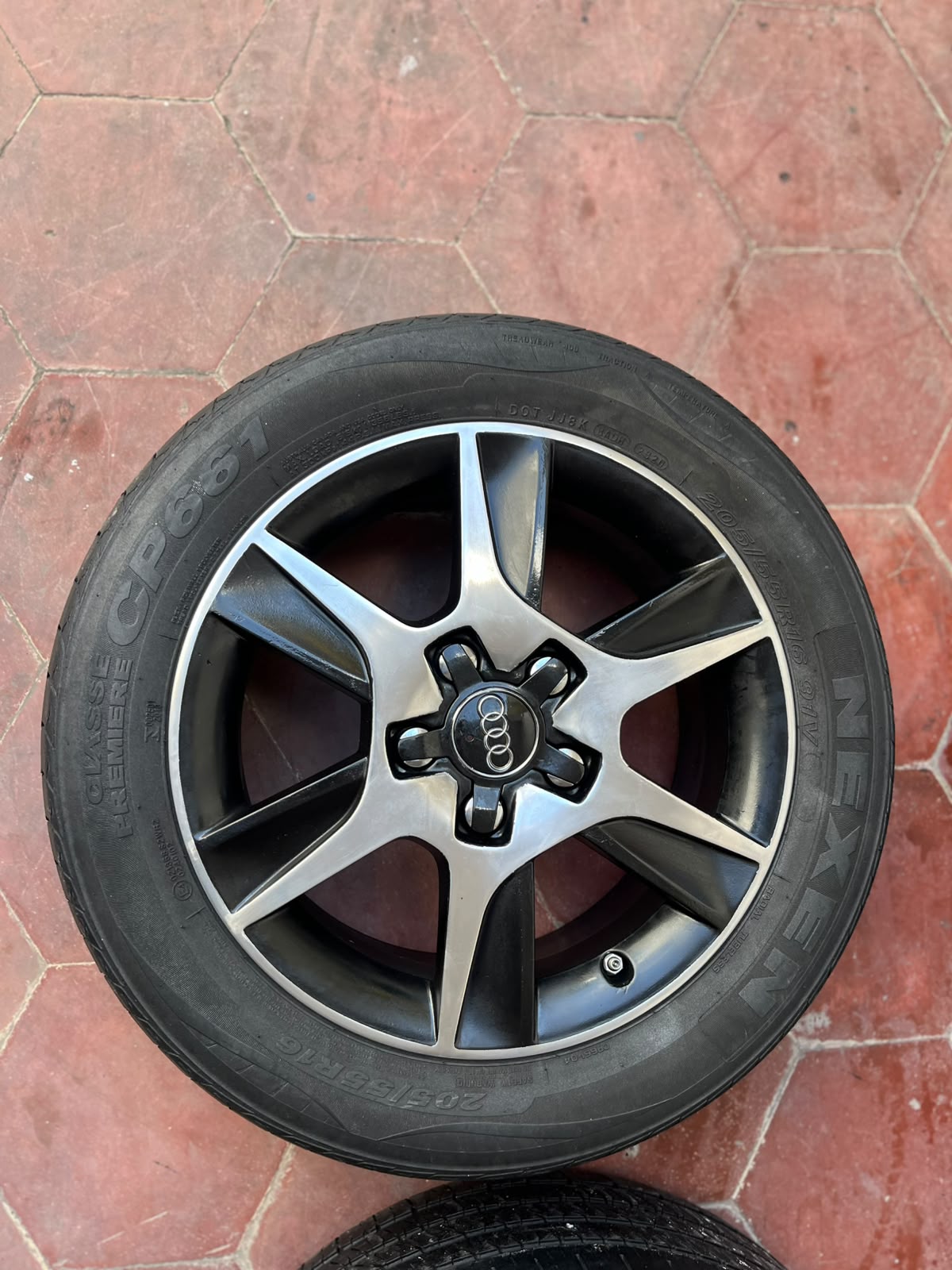 4 Rines 16" Audi Originales con Llantas Seminuevos Golf MK5 MK6 MK7 5x112