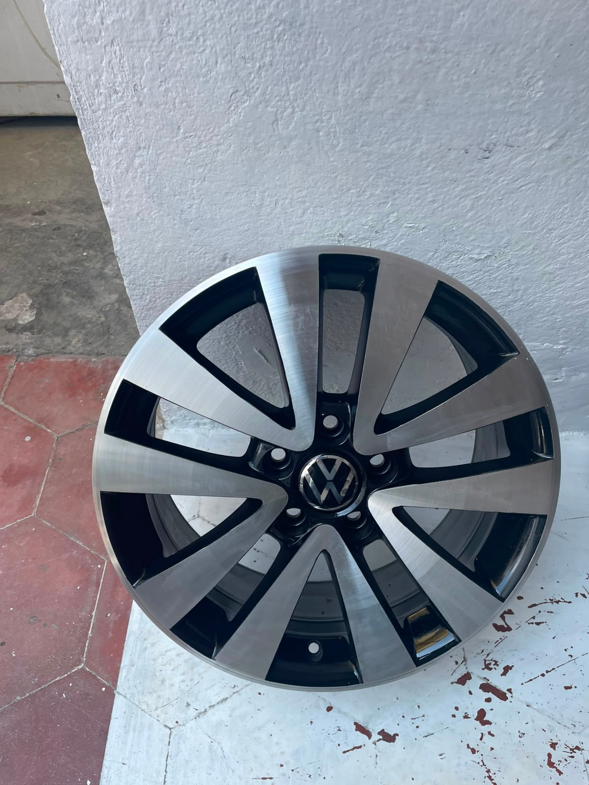 4 Rines 17" Volkswagen Taos Jetta Golf MK7 Bora Passat Originales 5x112 Como Nuevos